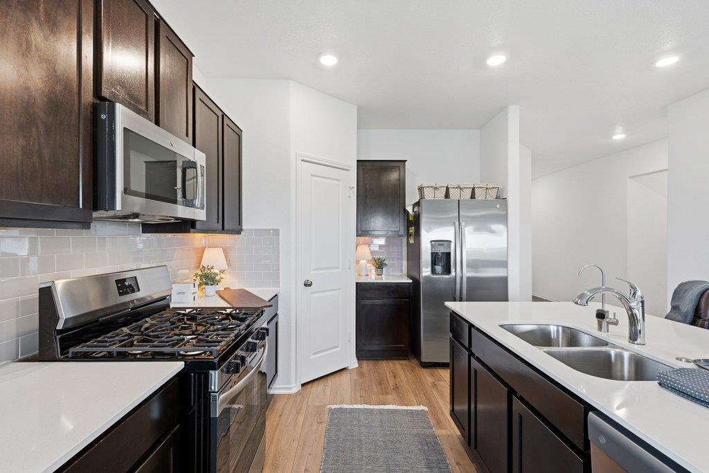 1233 Sweetspire ST