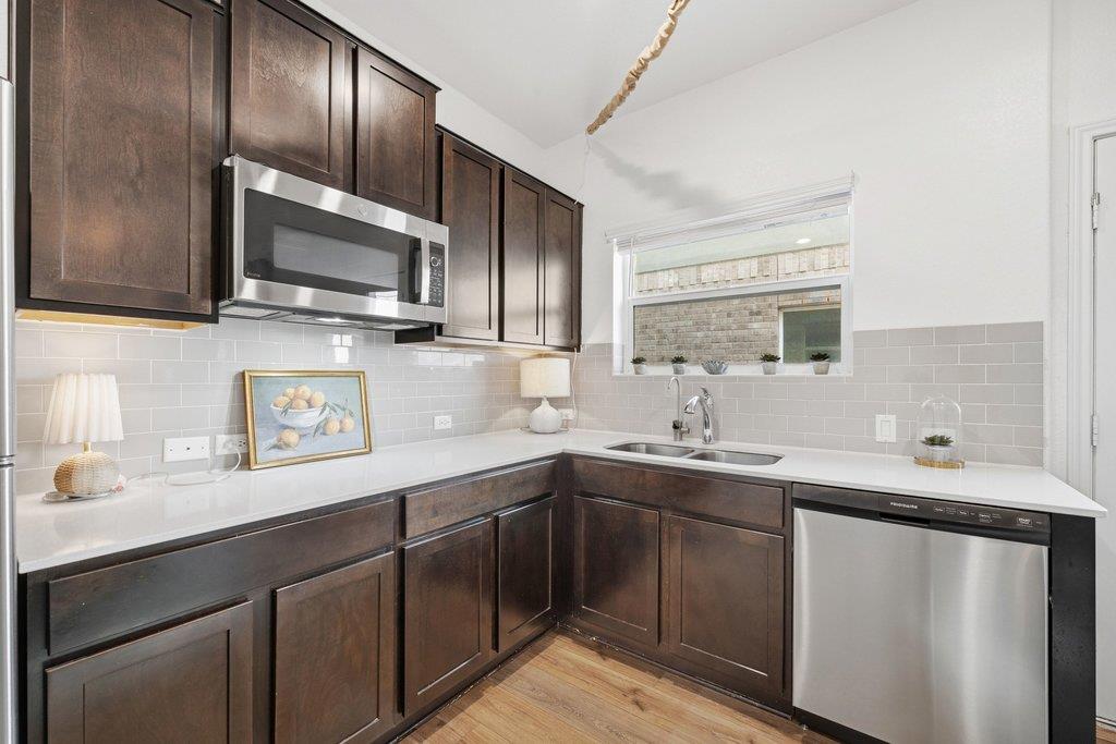1233 Sweetspire ST