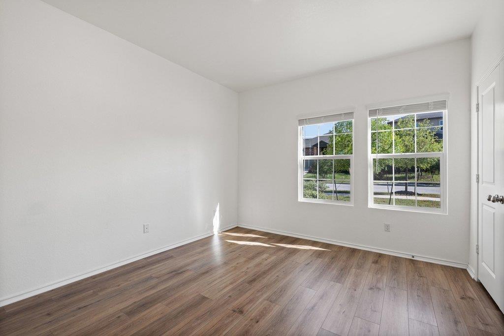 1233 Sweetspire ST