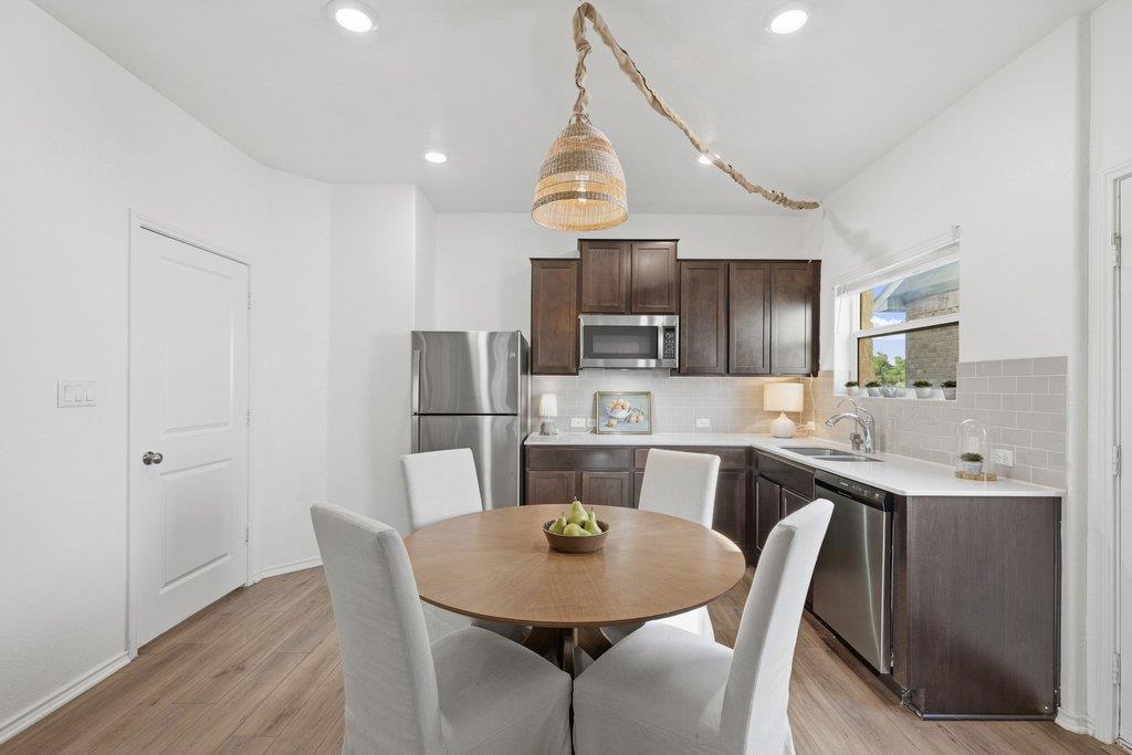 1233 Sweetspire ST