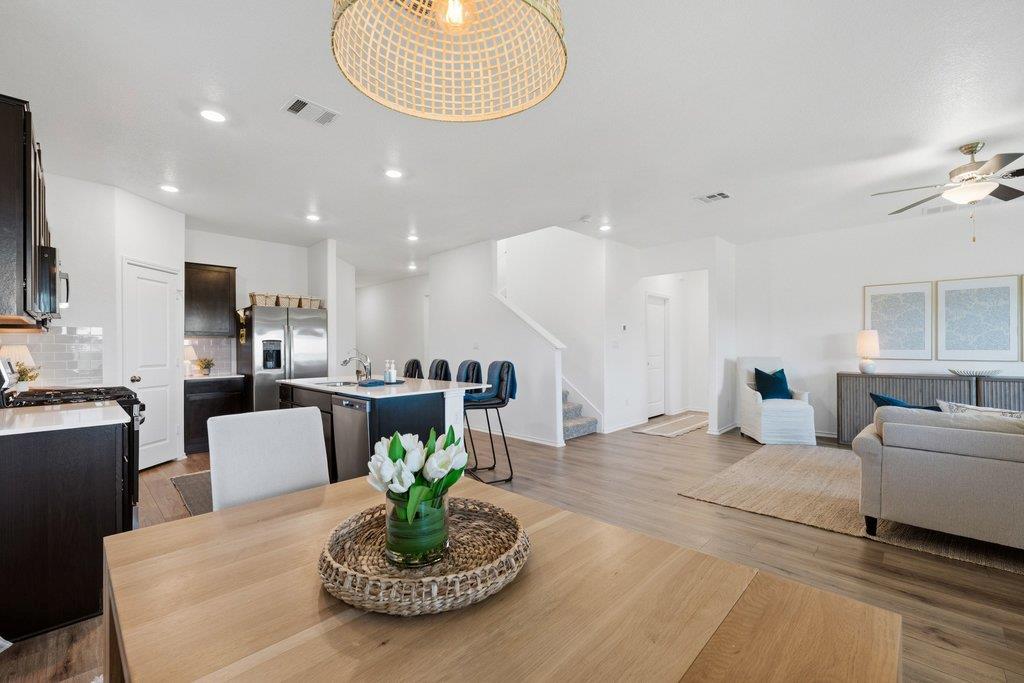 1233 Sweetspire ST