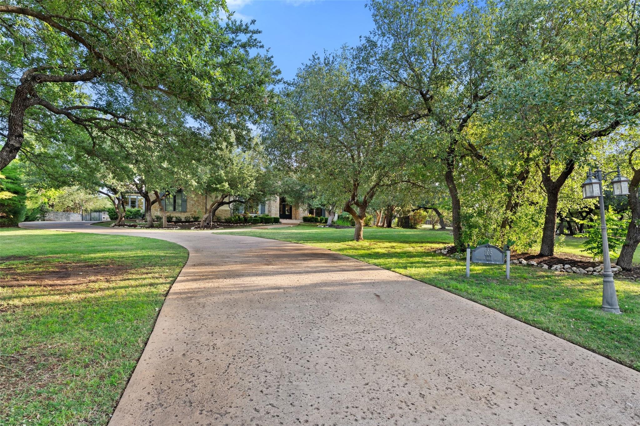 105 Harbor Hill DR