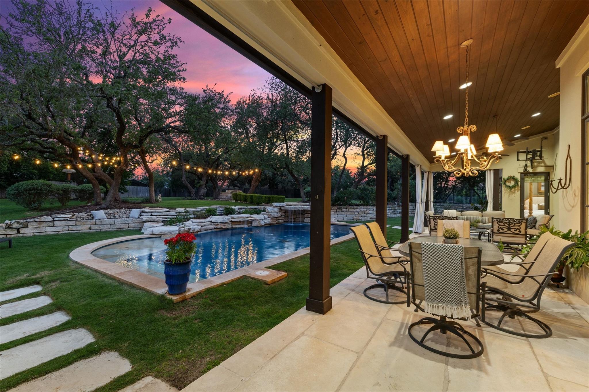 105 Harbor Hill DR