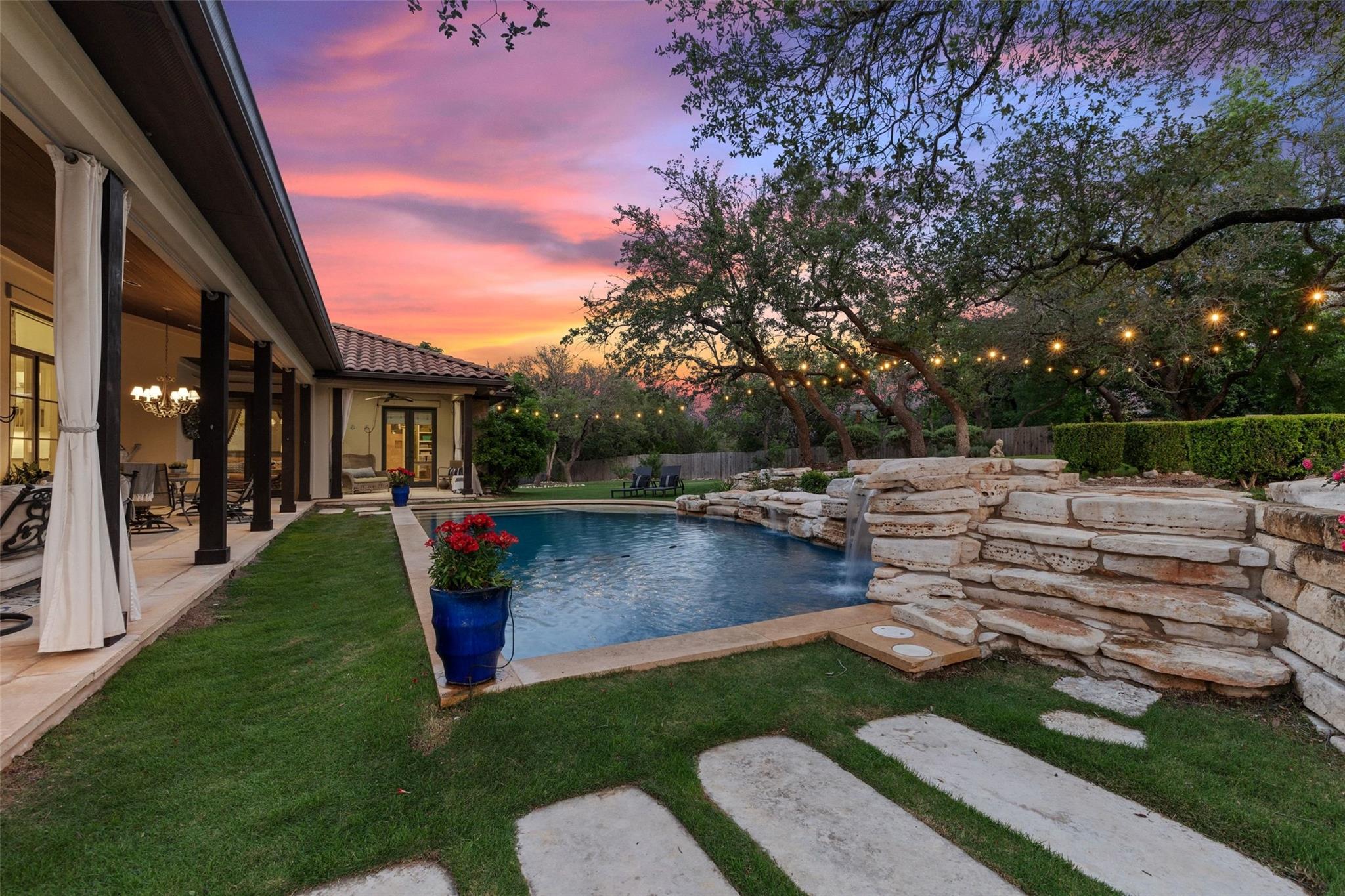 105 Harbor Hill DR