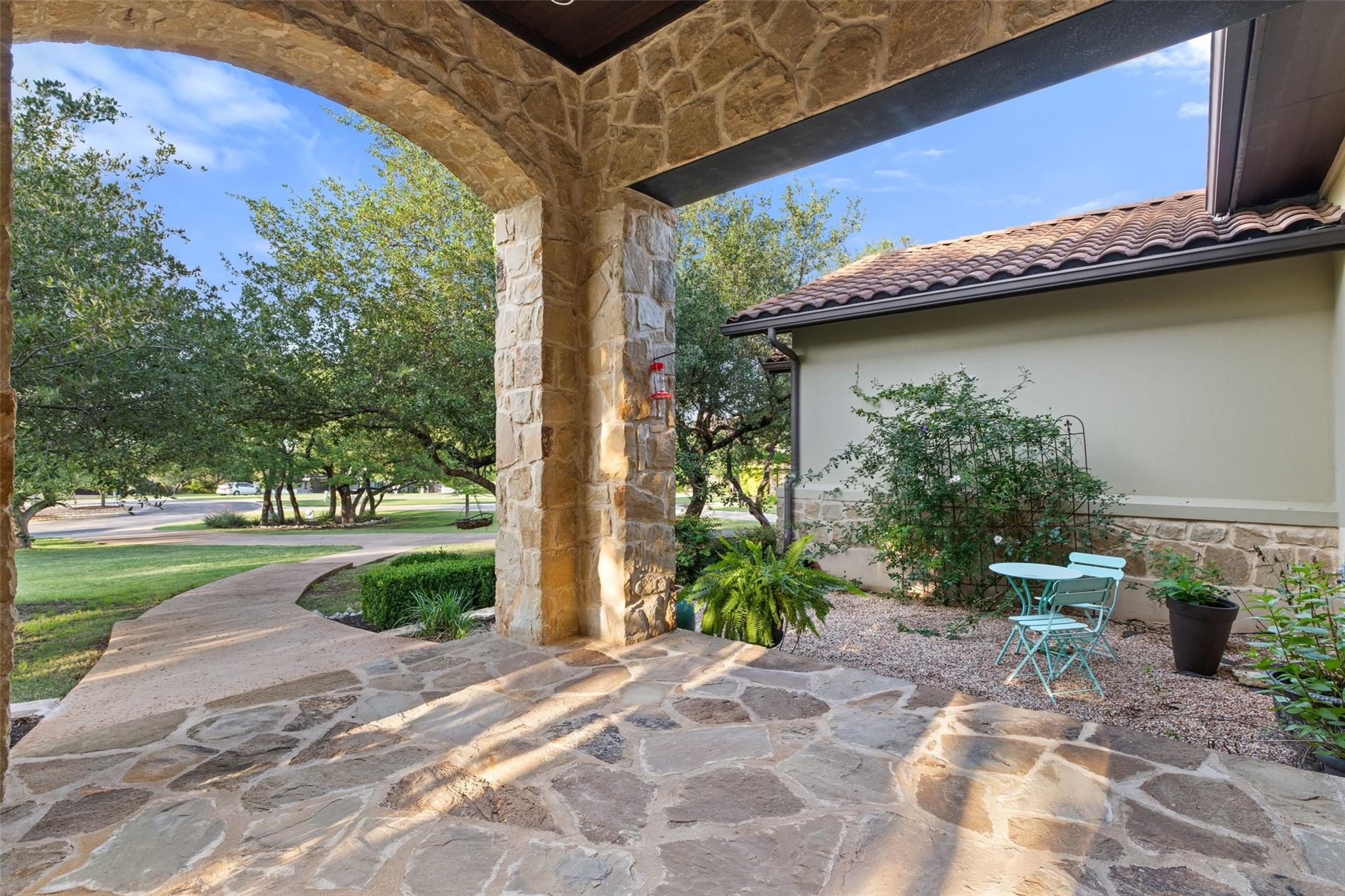 105 Harbor Hill DR