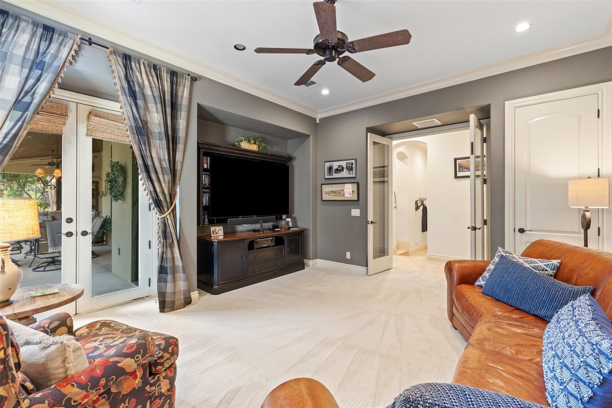 105 Harbor Hill DR