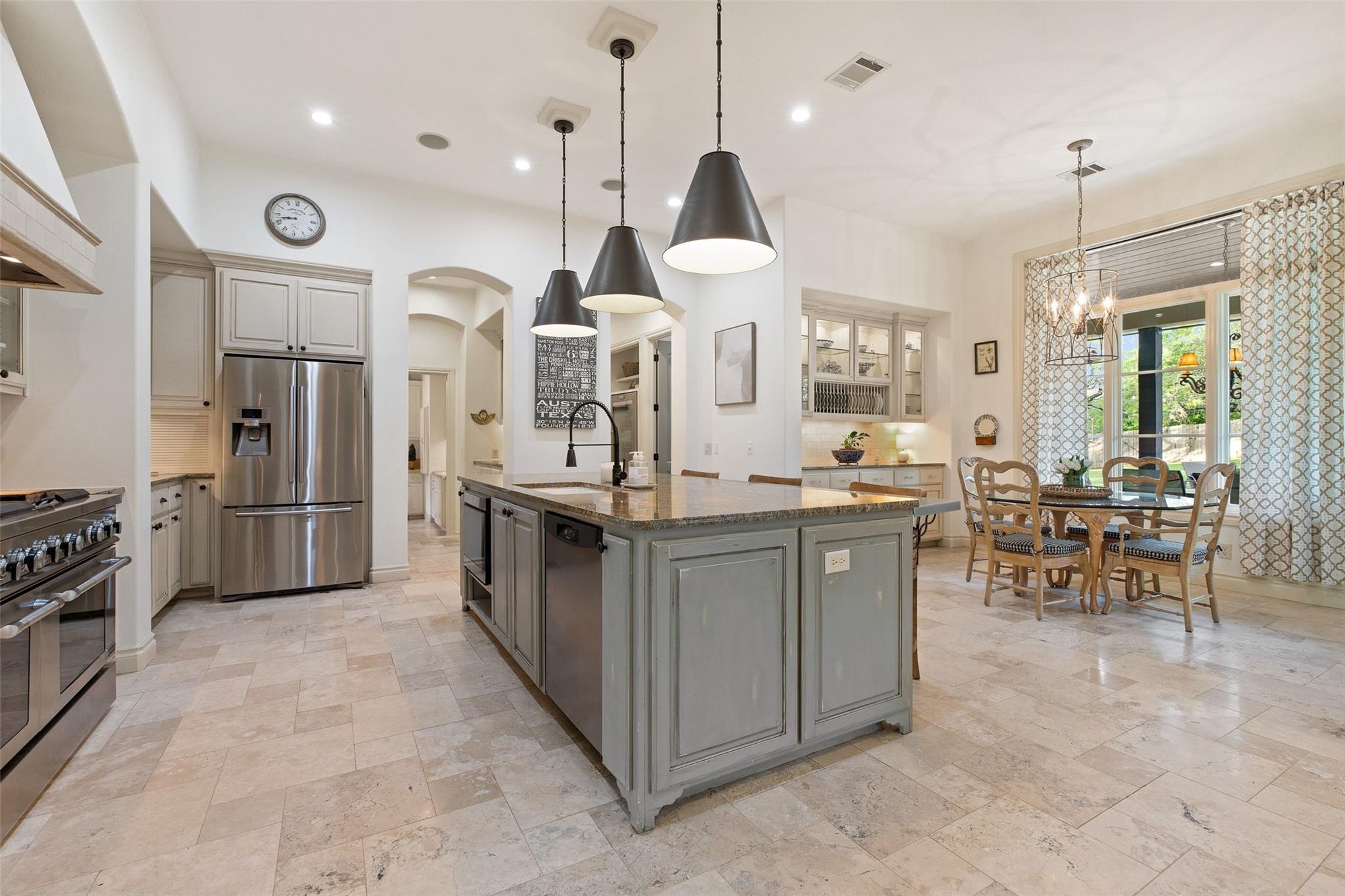 105 Harbor Hill DR