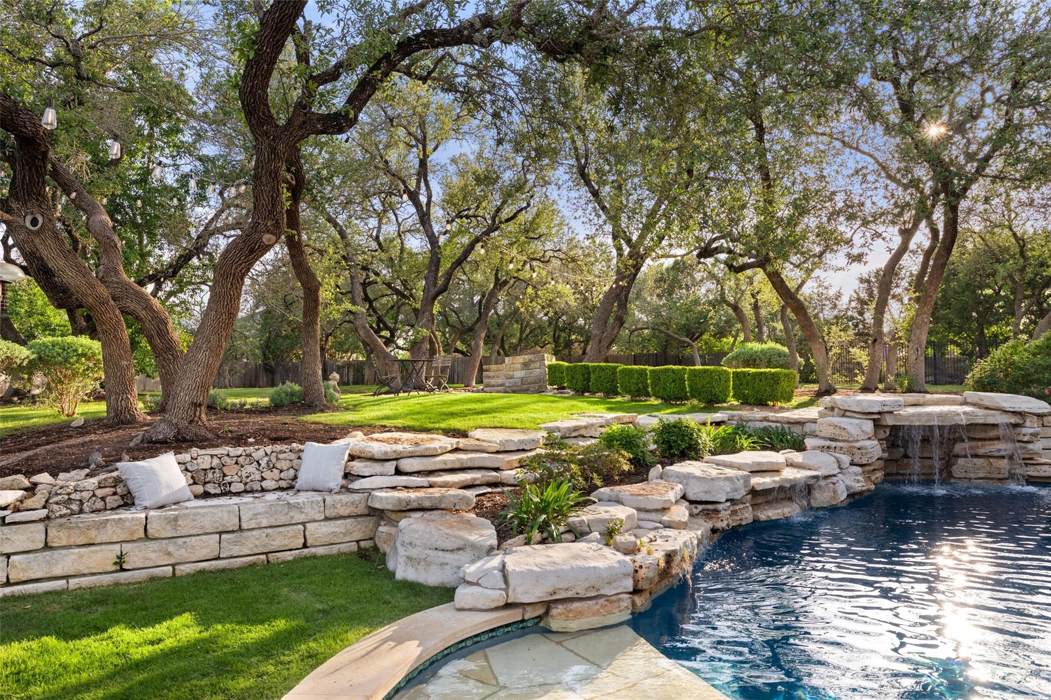 105 Harbor Hill DR