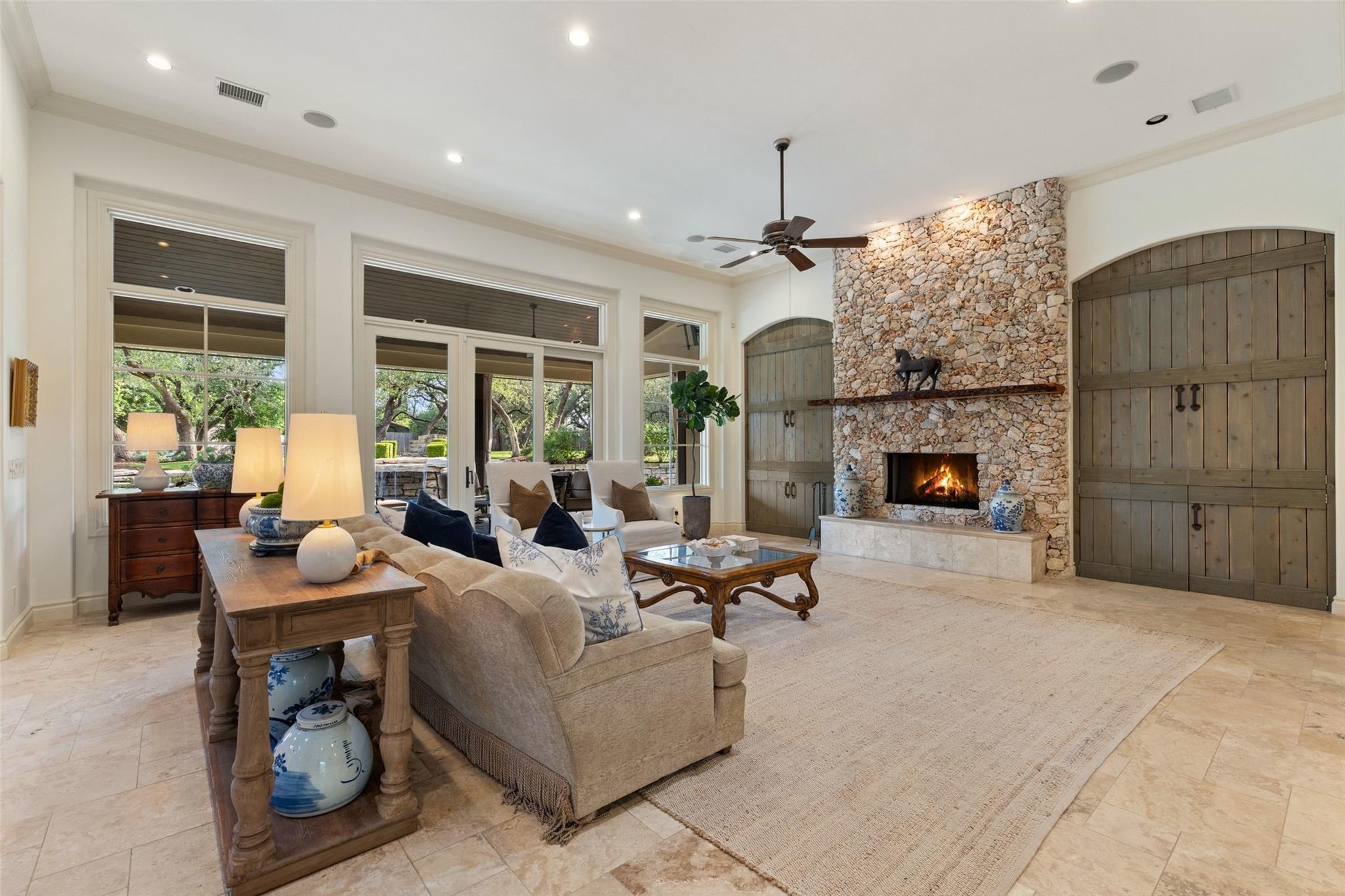 105 Harbor Hill DR