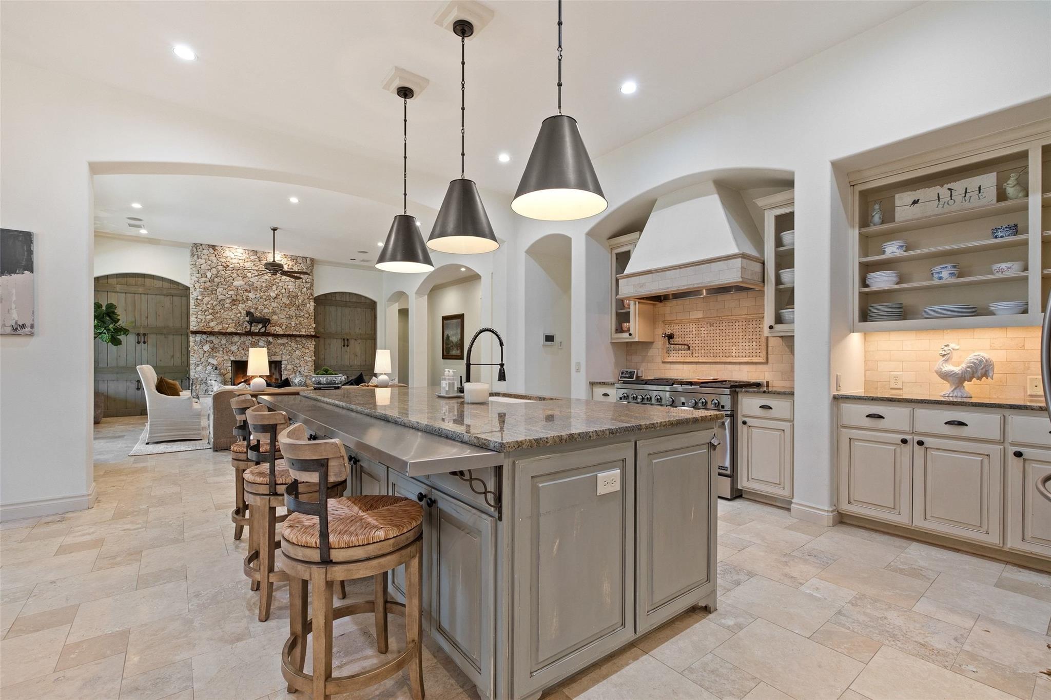 105 Harbor Hill DR