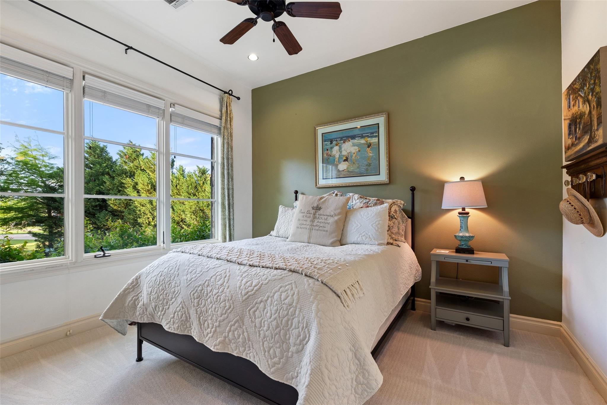 105 Harbor Hill DR