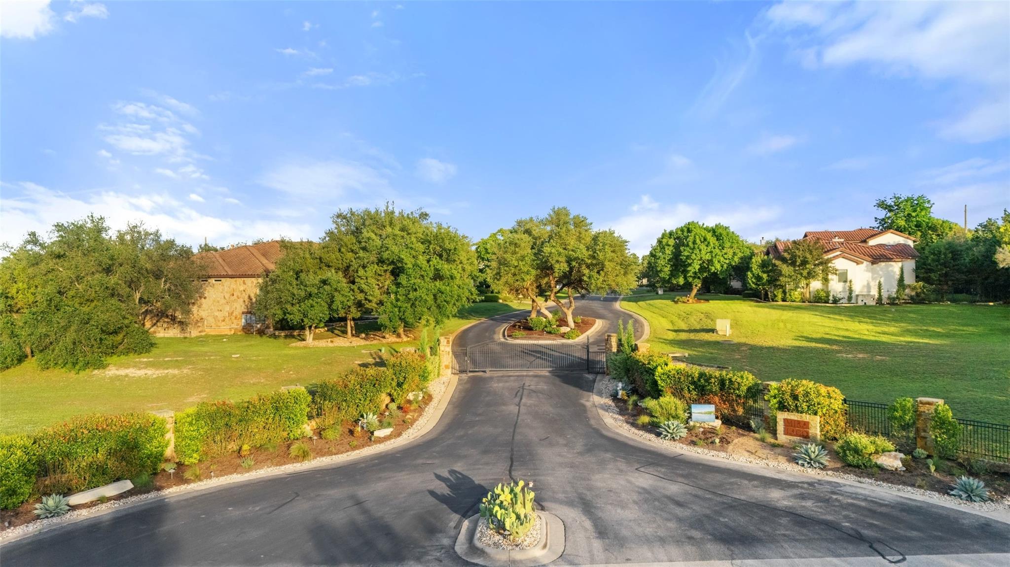 105 Harbor Hill DR