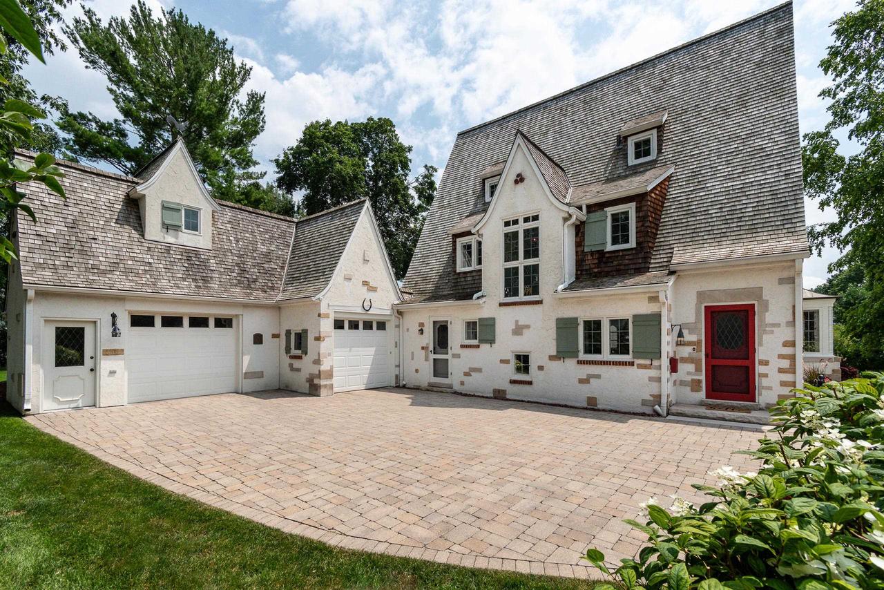 324 Lakewood Boulevard