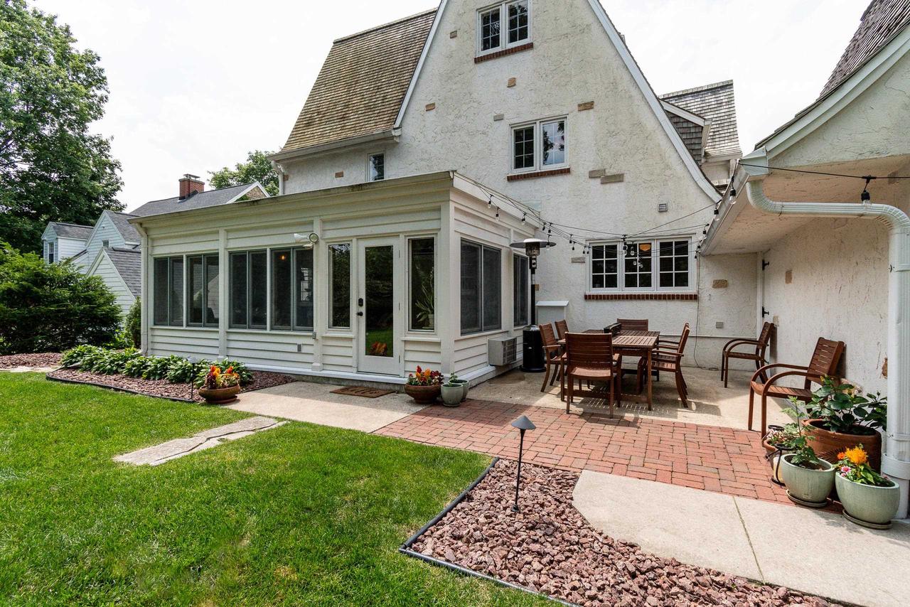 324 Lakewood Boulevard