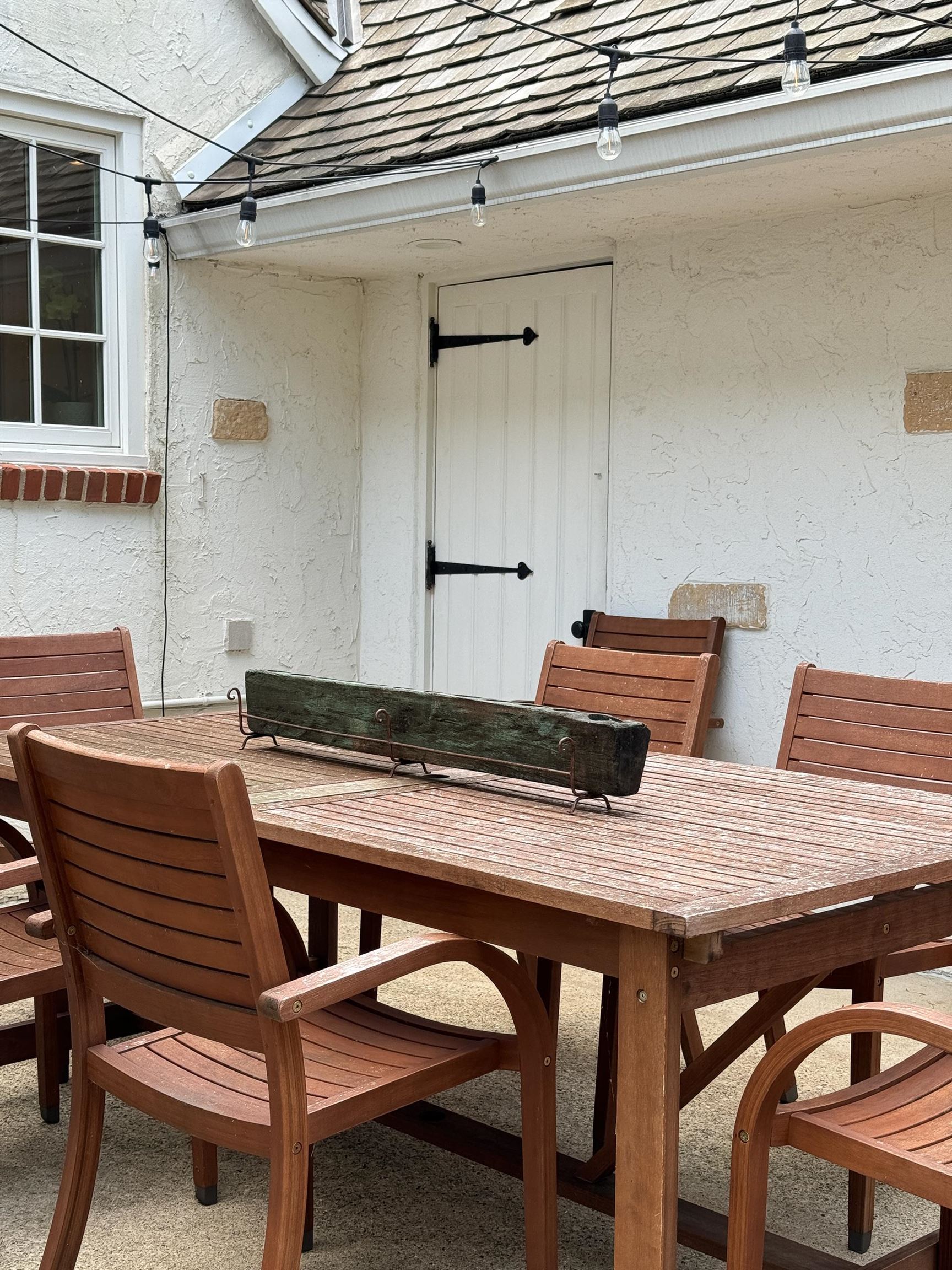 324 Lakewood Boulevard