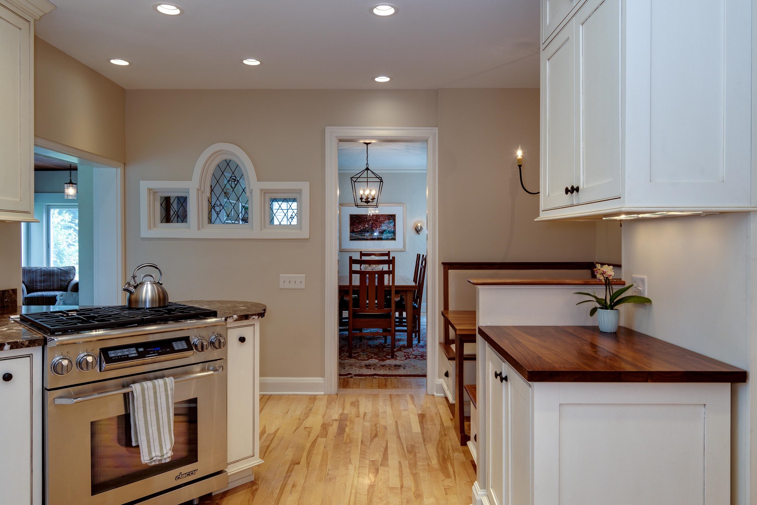 324 Lakewood Boulevard