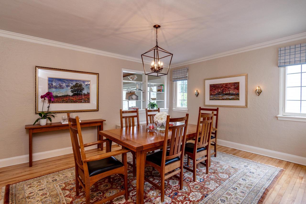 324 Lakewood Boulevard