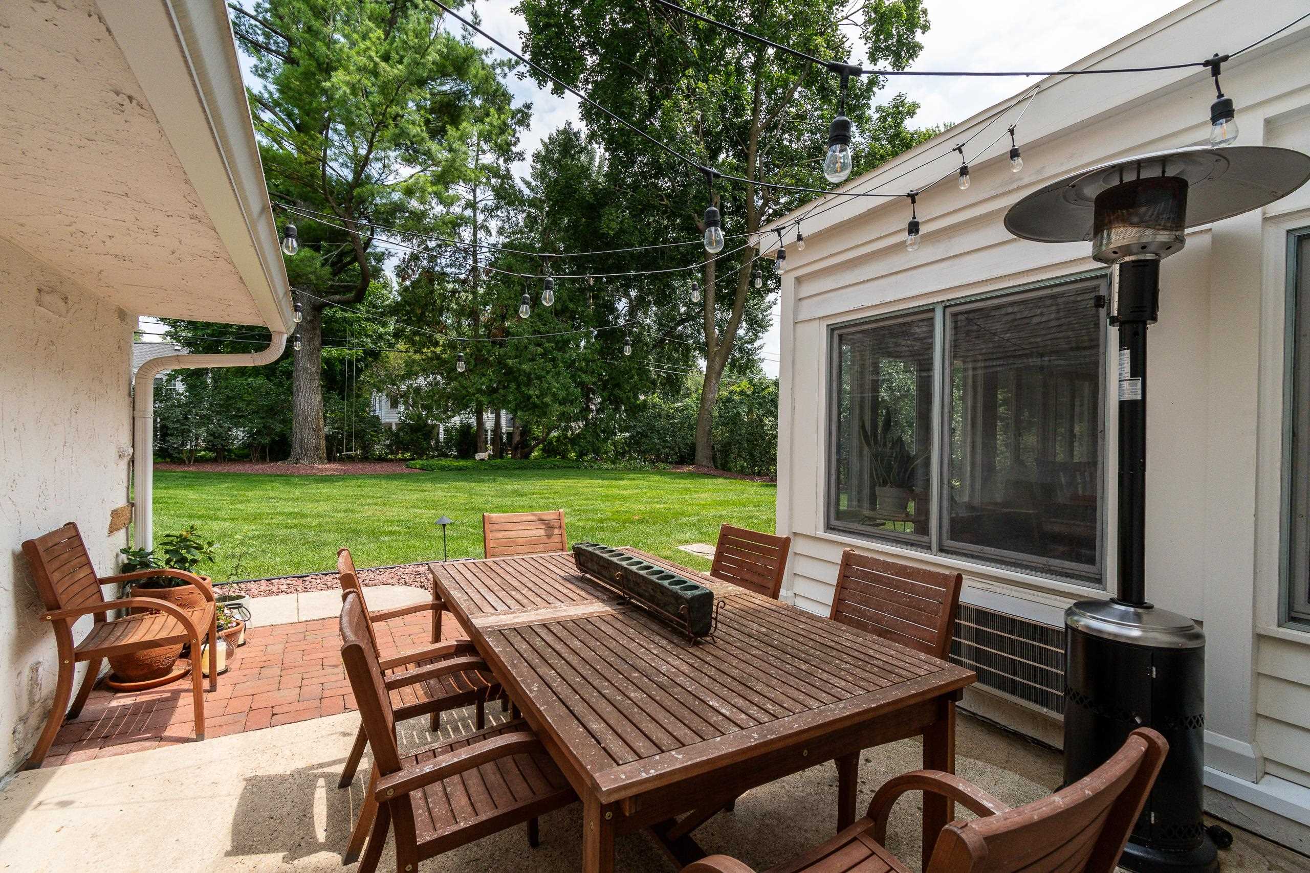 324 Lakewood Boulevard