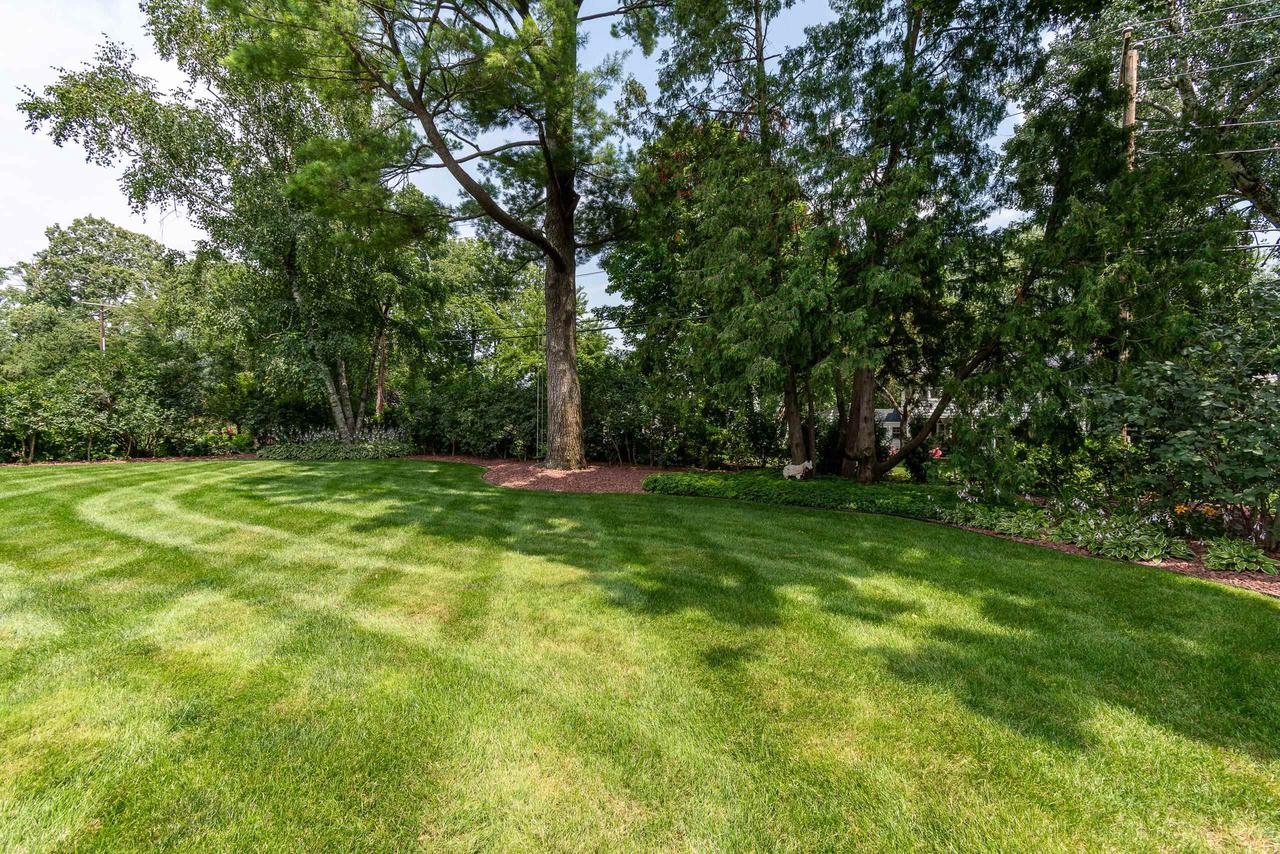 324 Lakewood Boulevard