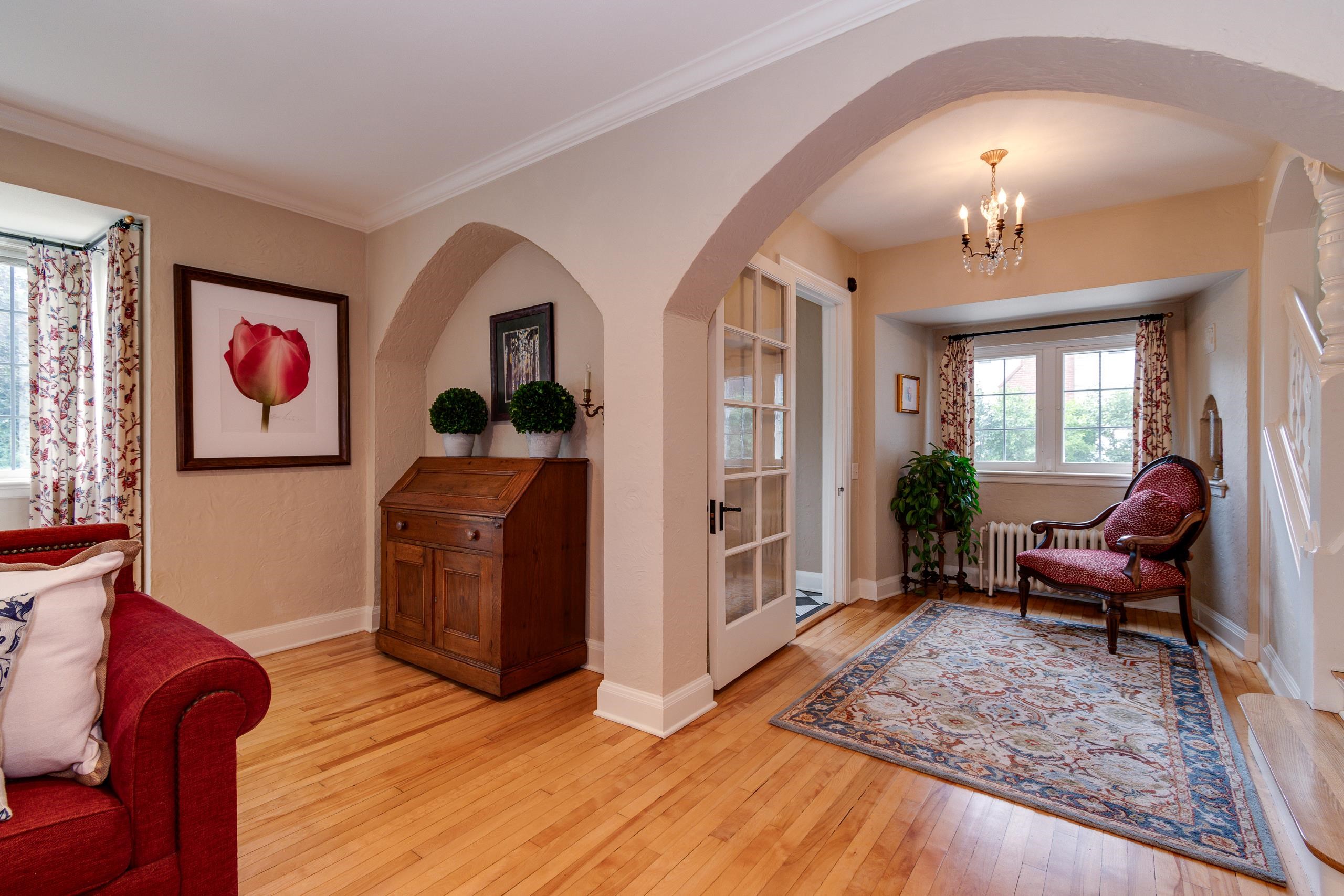 324 Lakewood Boulevard