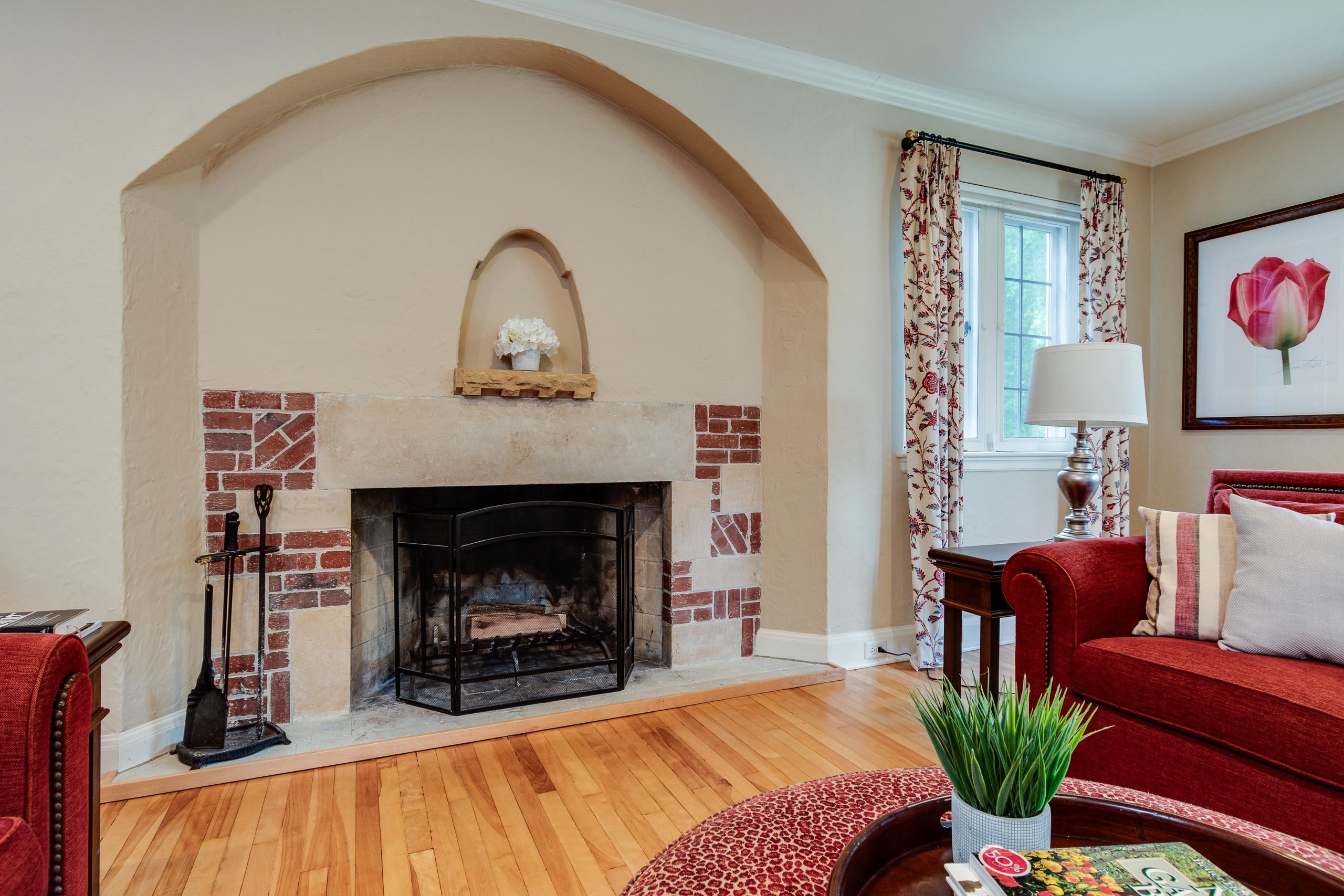 324 Lakewood Boulevard