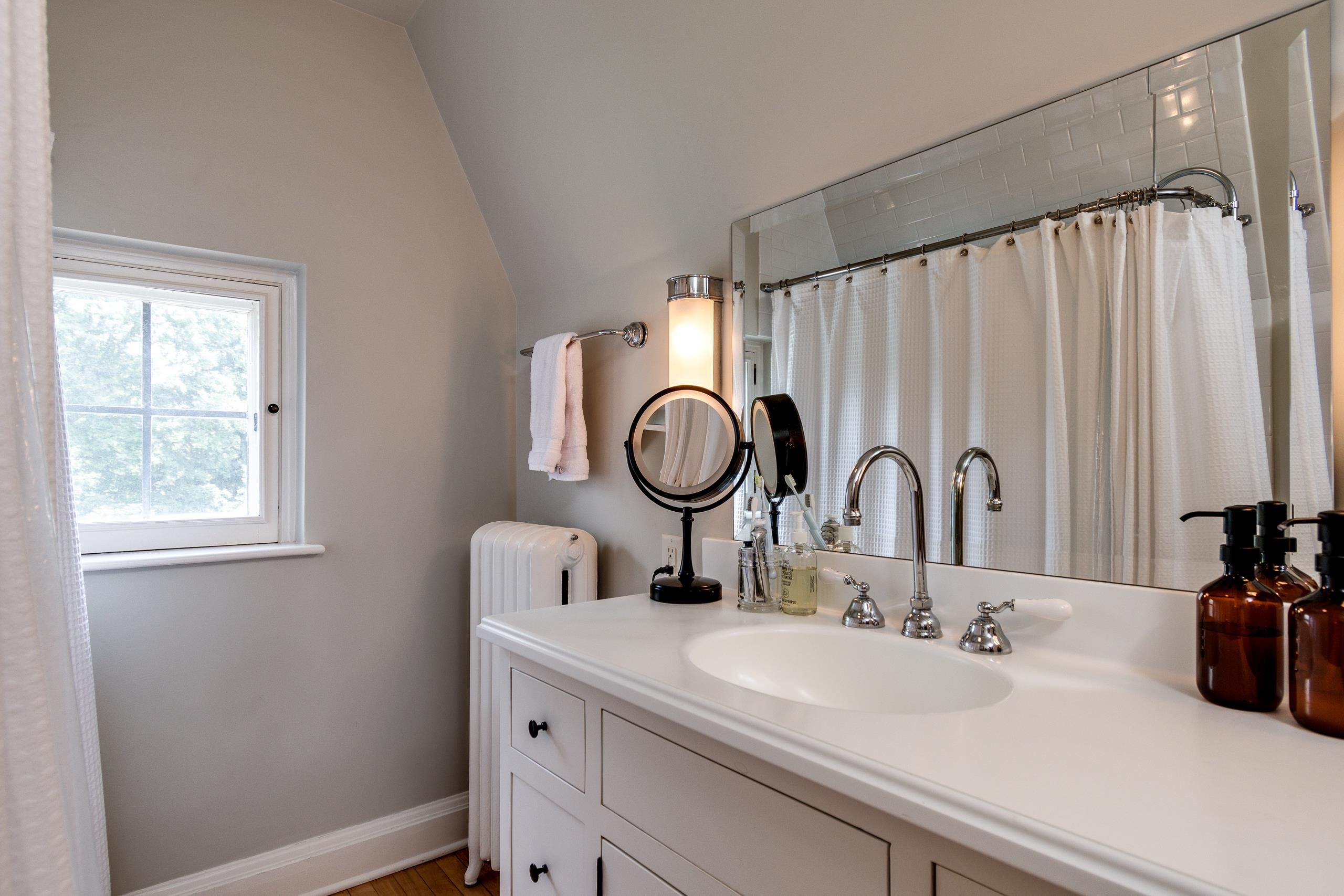 324 Lakewood Boulevard