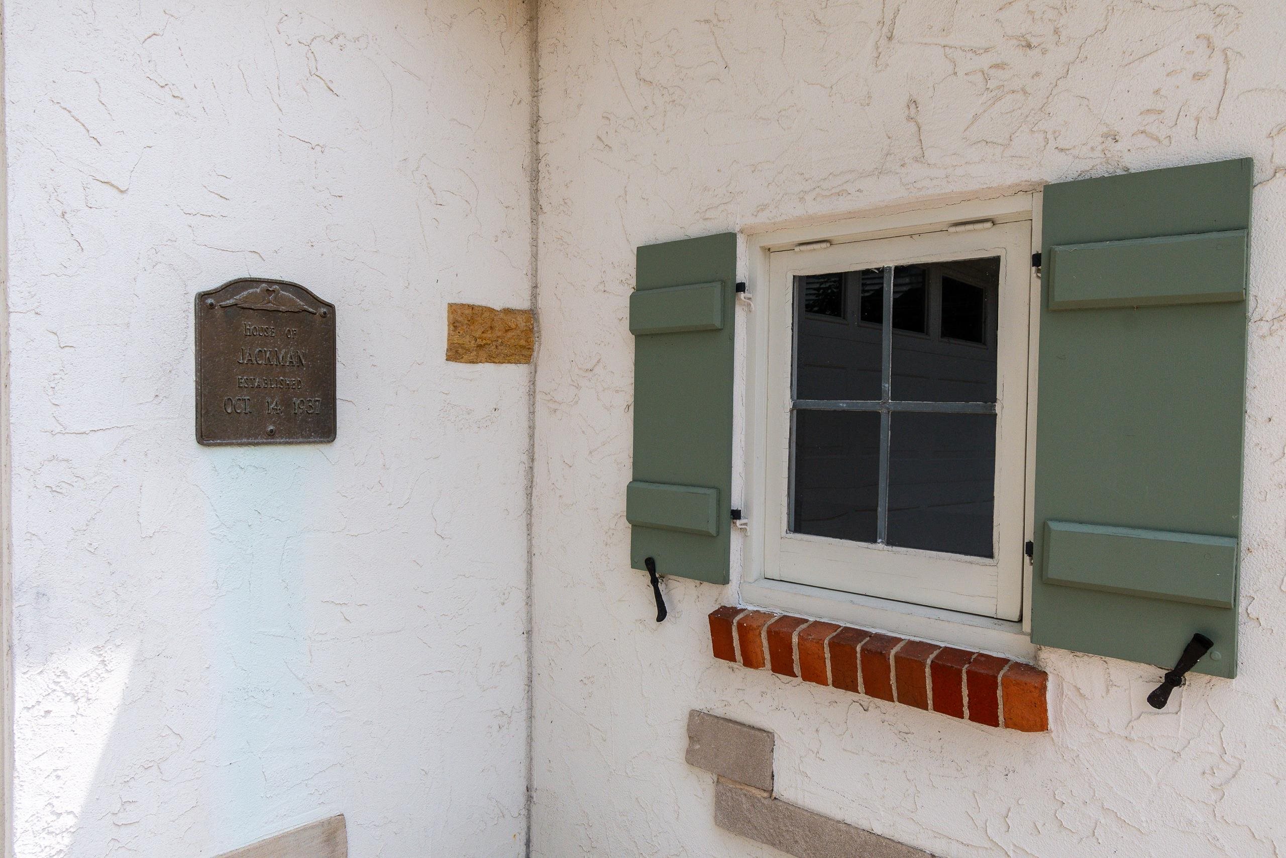 324 Lakewood Boulevard