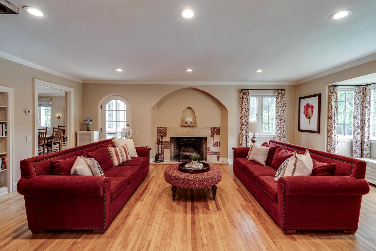 324 Lakewood Boulevard