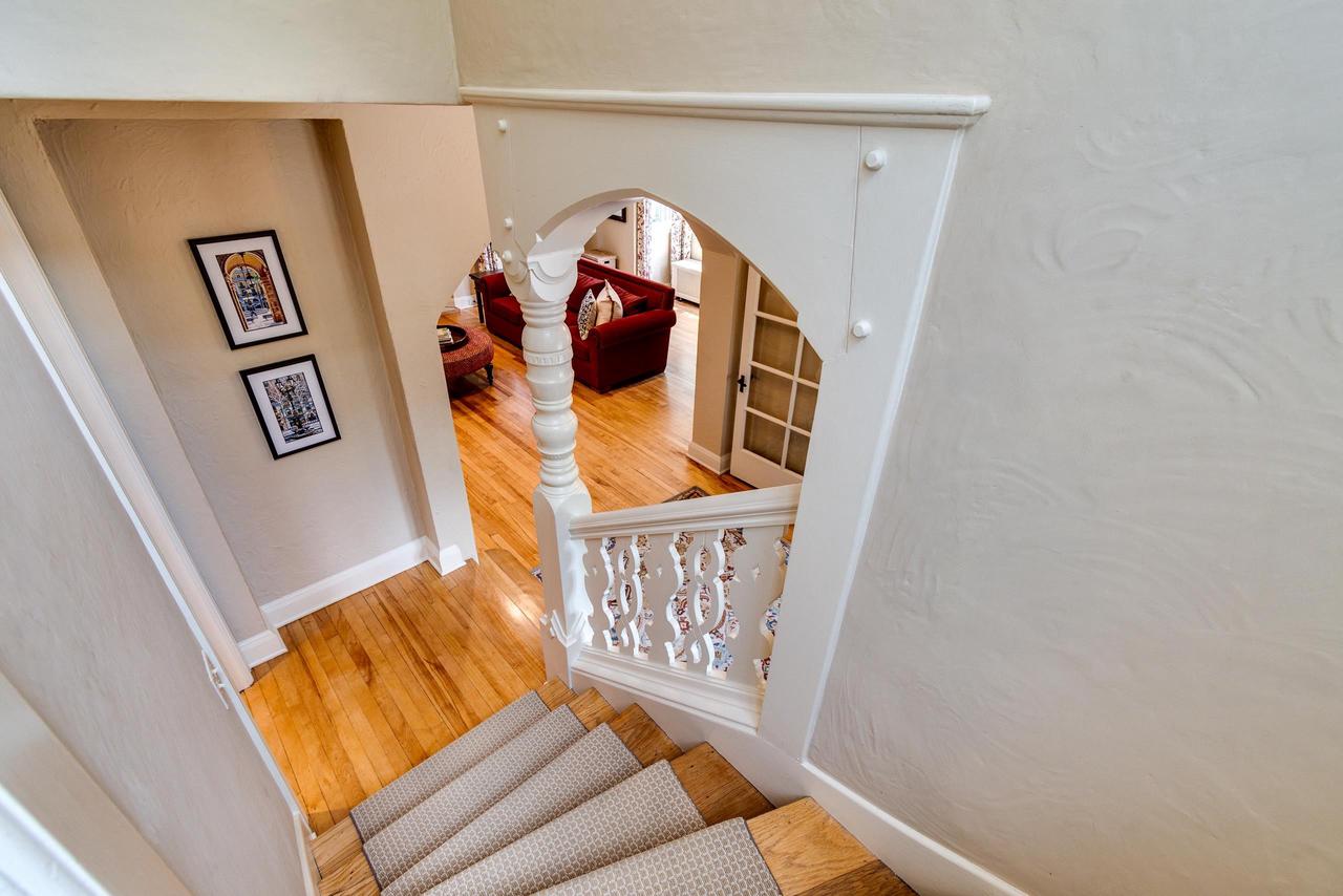 324 Lakewood Boulevard