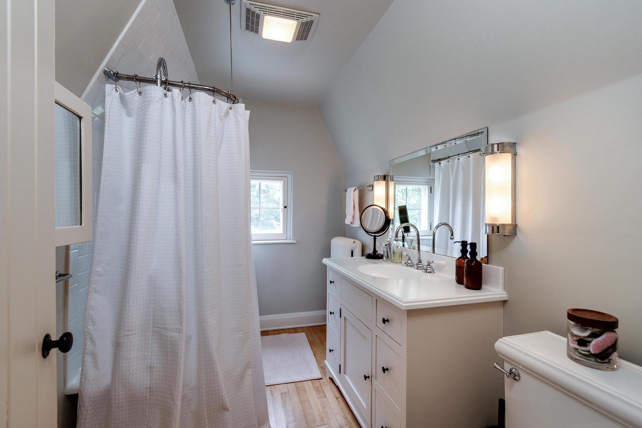 324 Lakewood Boulevard