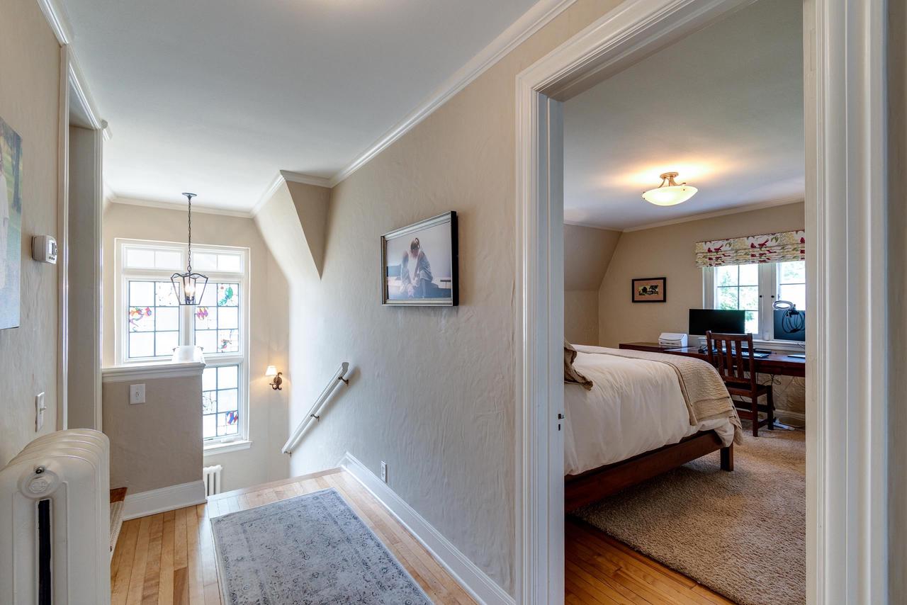 324 Lakewood Boulevard