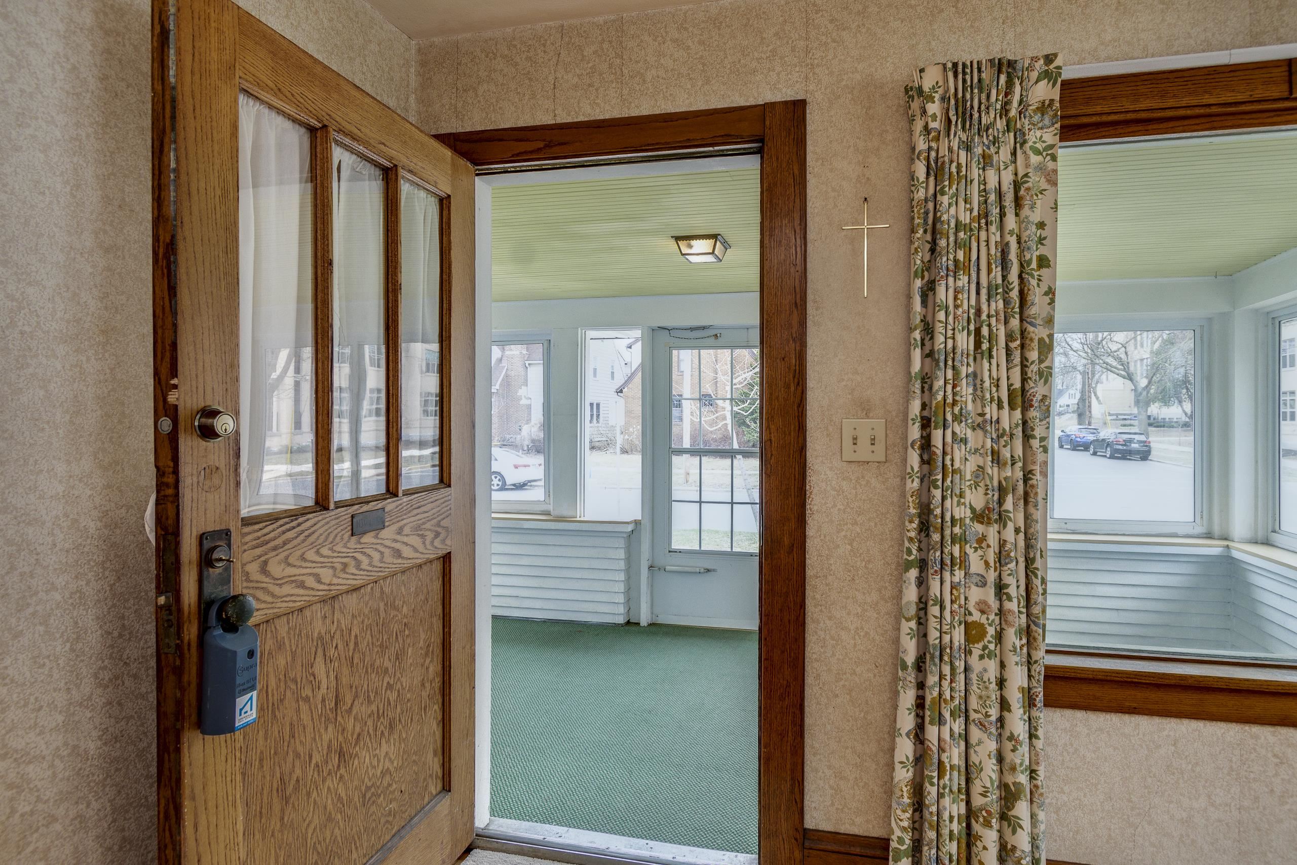 2018 E Mifflin Street