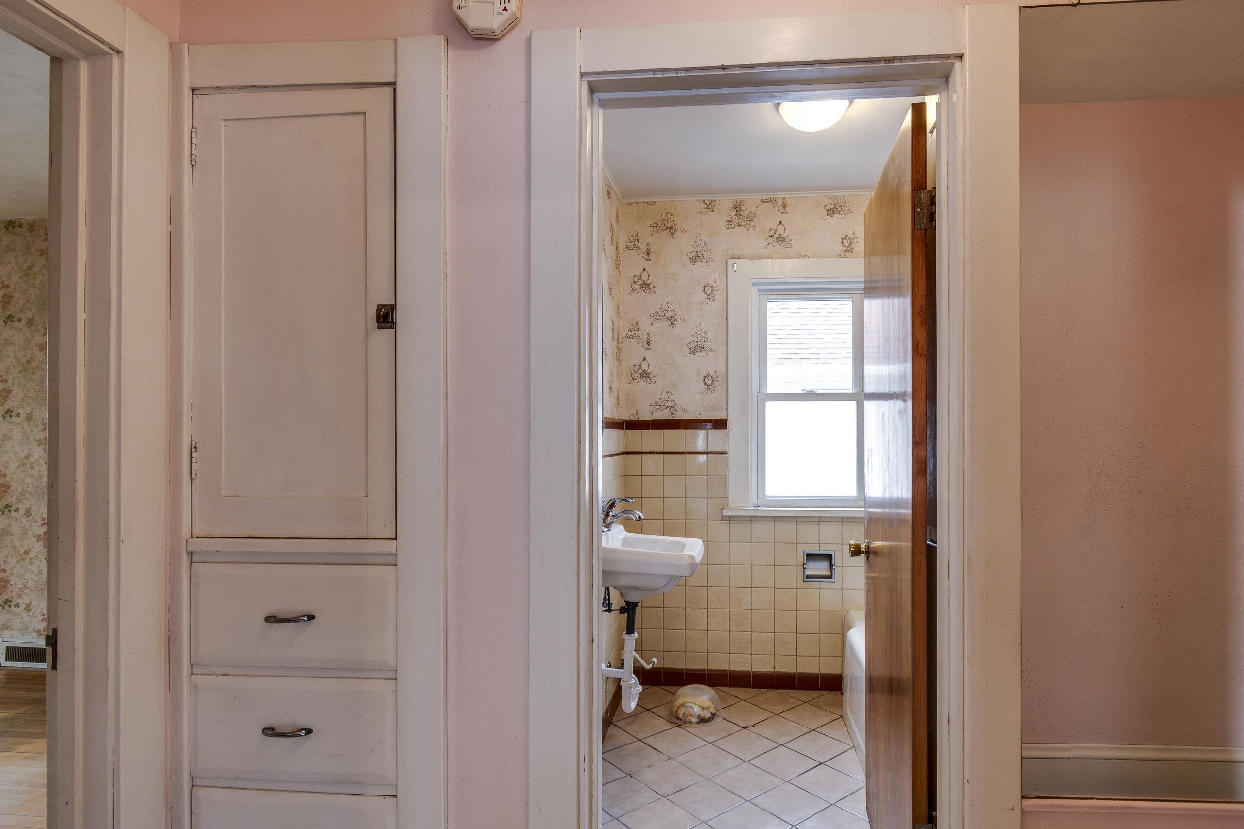 2018 E Mifflin Street