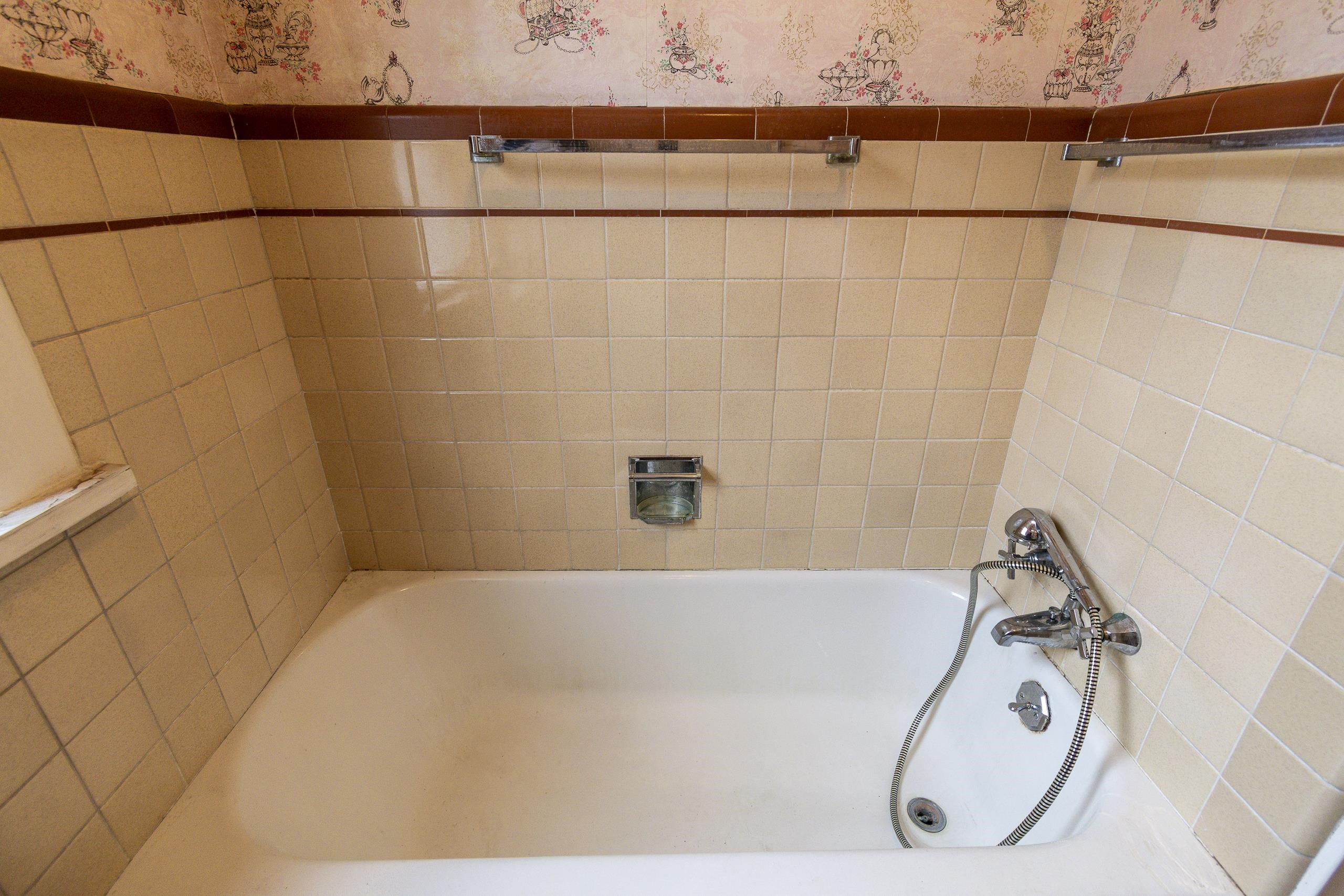 2018 E Mifflin Street