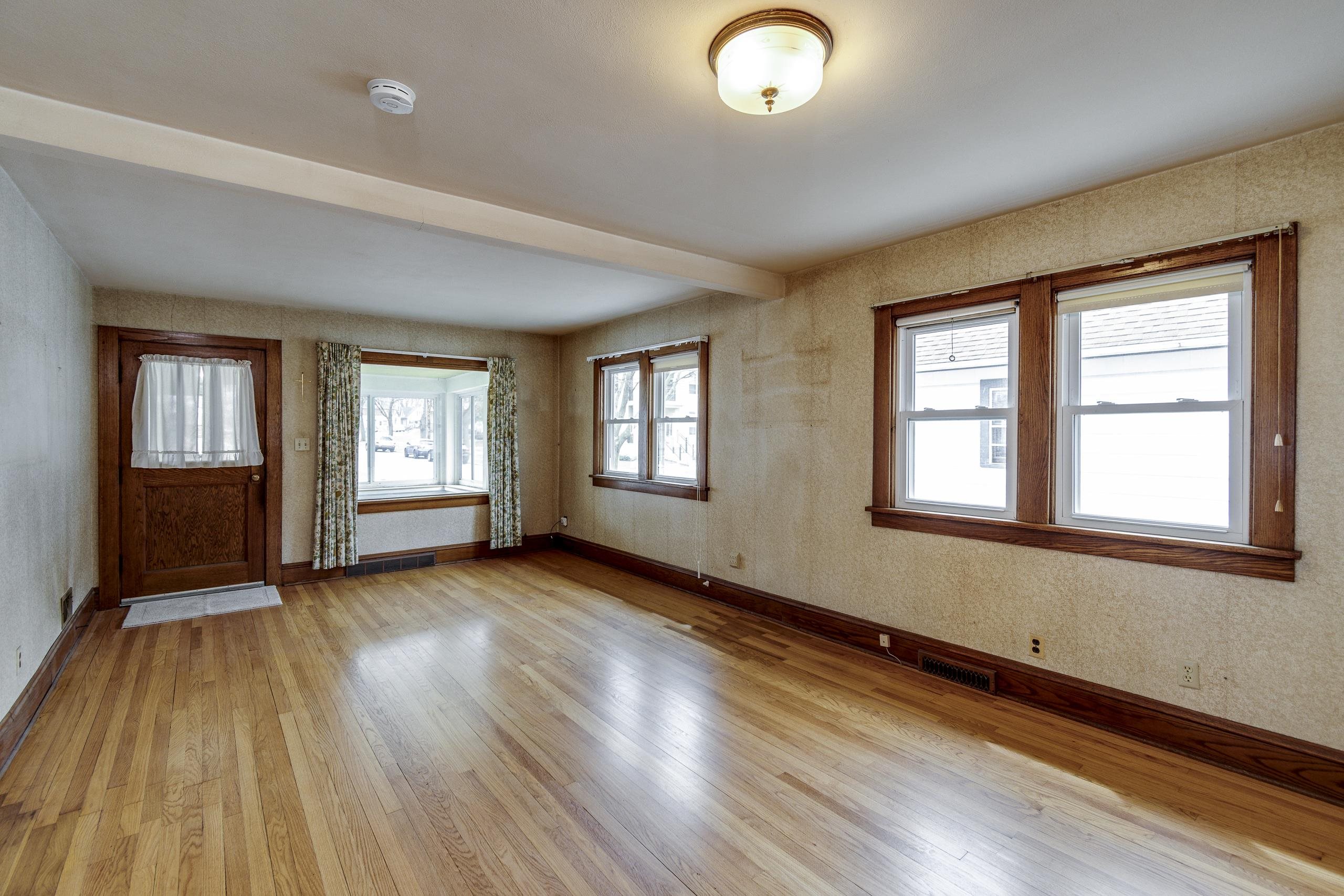 2018 E Mifflin Street