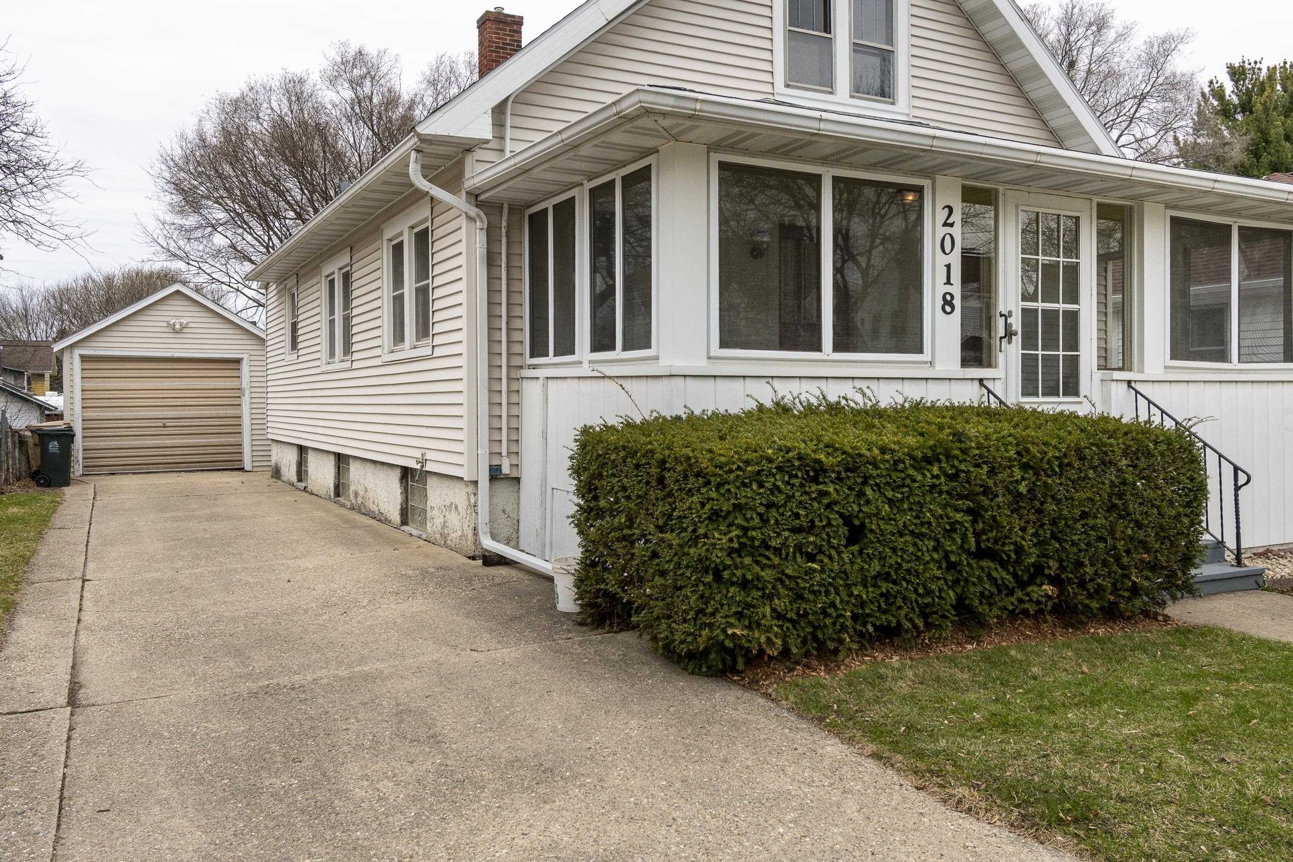 2018 E Mifflin Street