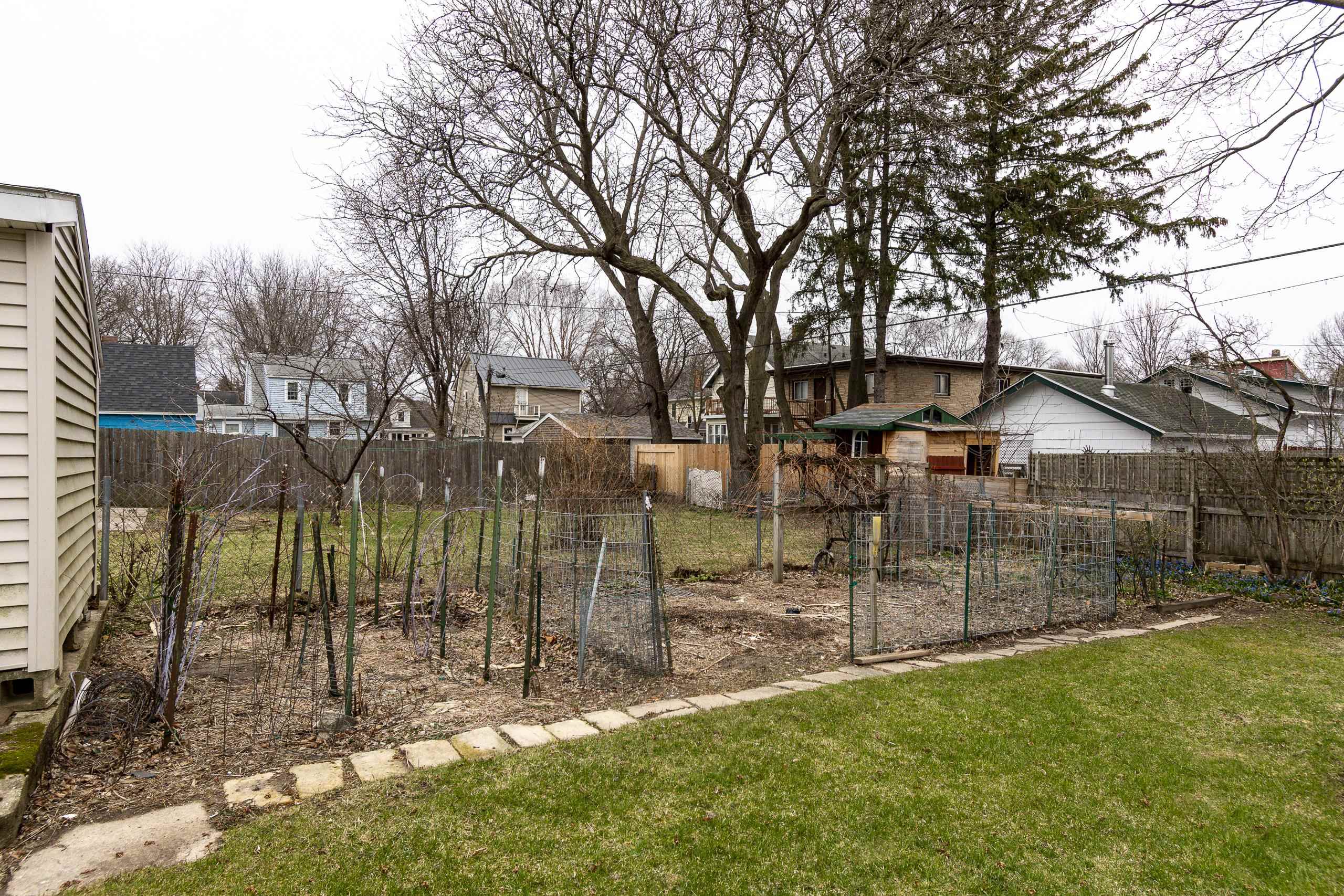 2018 E Mifflin Street