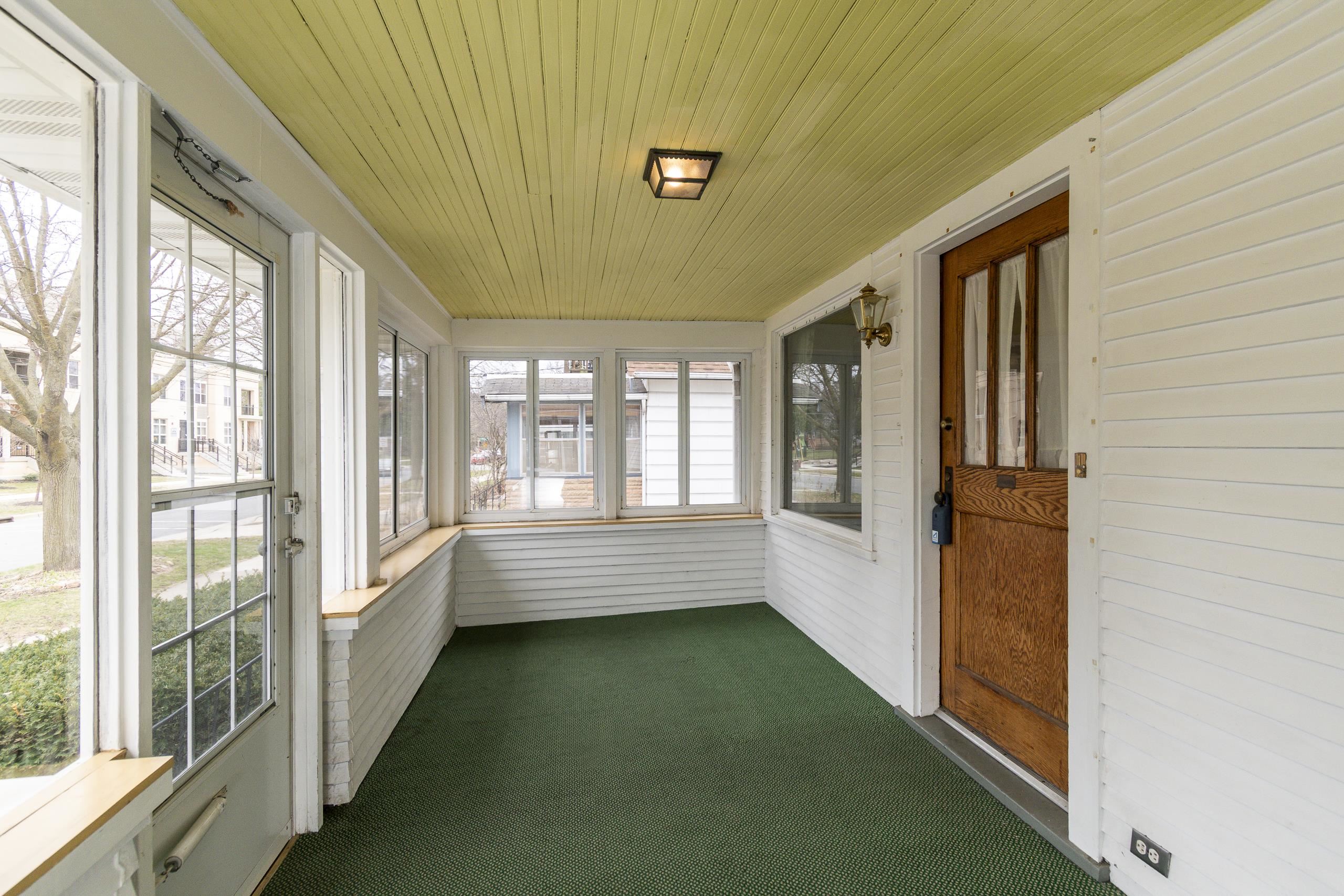 2018 E Mifflin Street