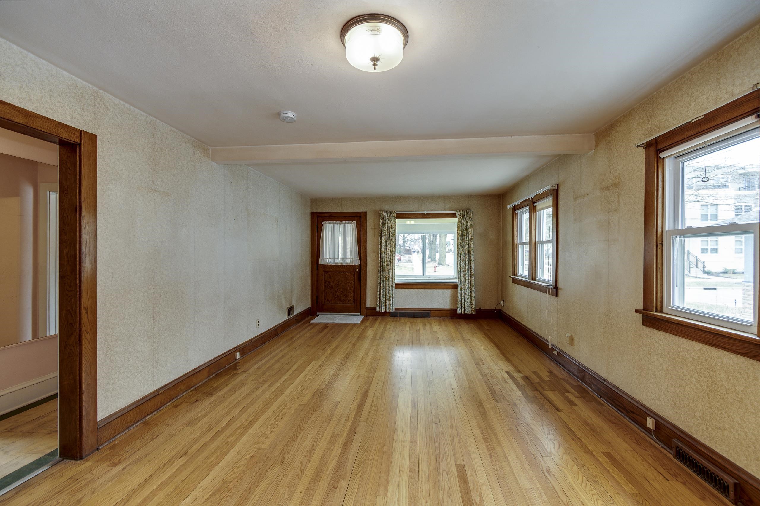 2018 E Mifflin Street