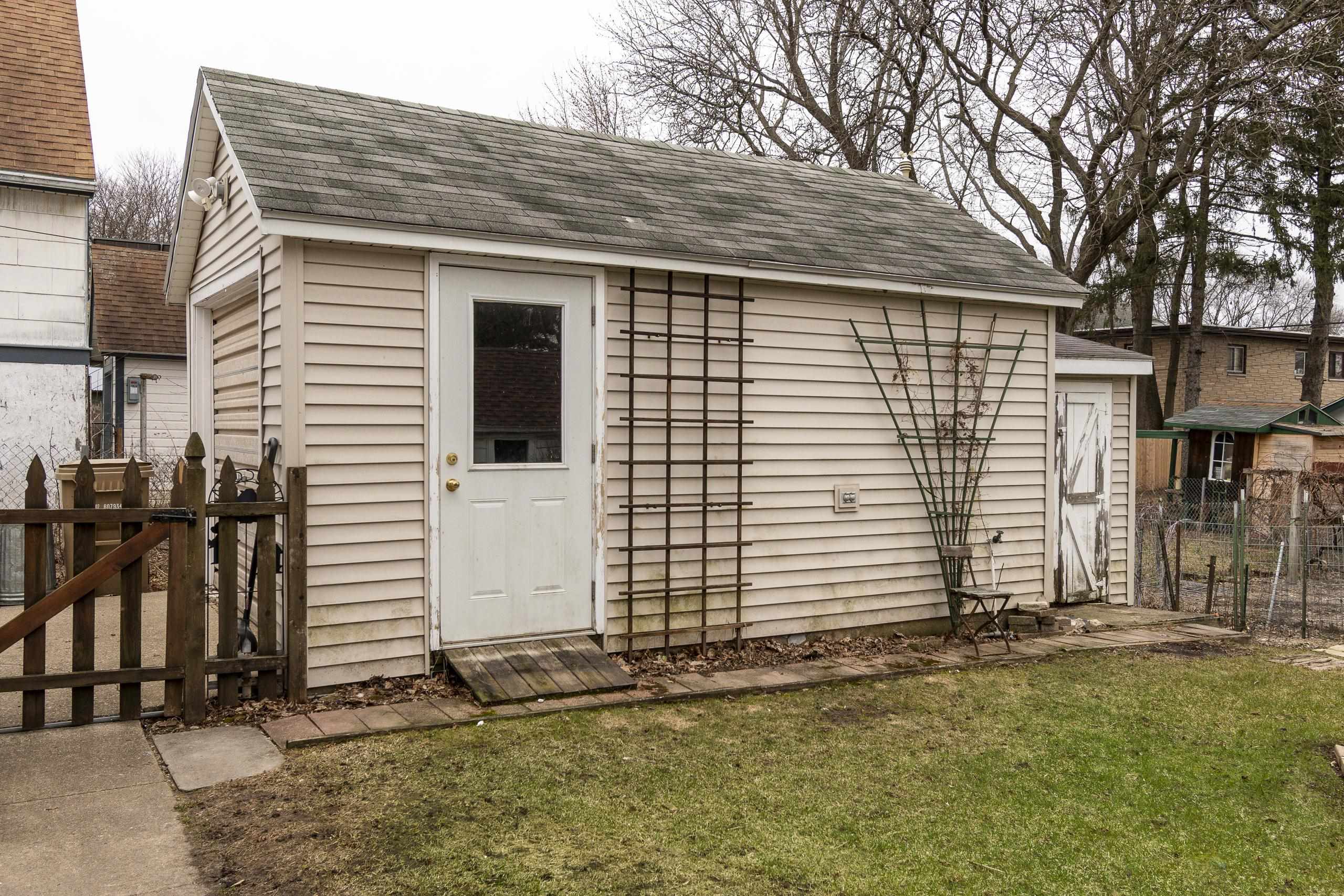 2018 E Mifflin Street