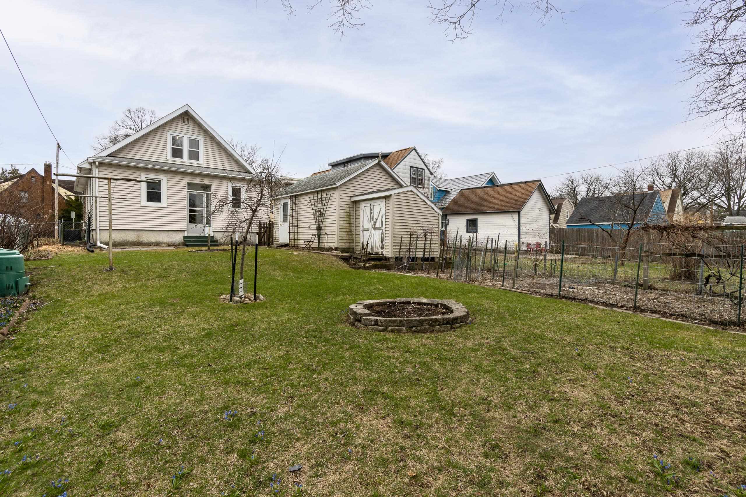 2018 E Mifflin Street