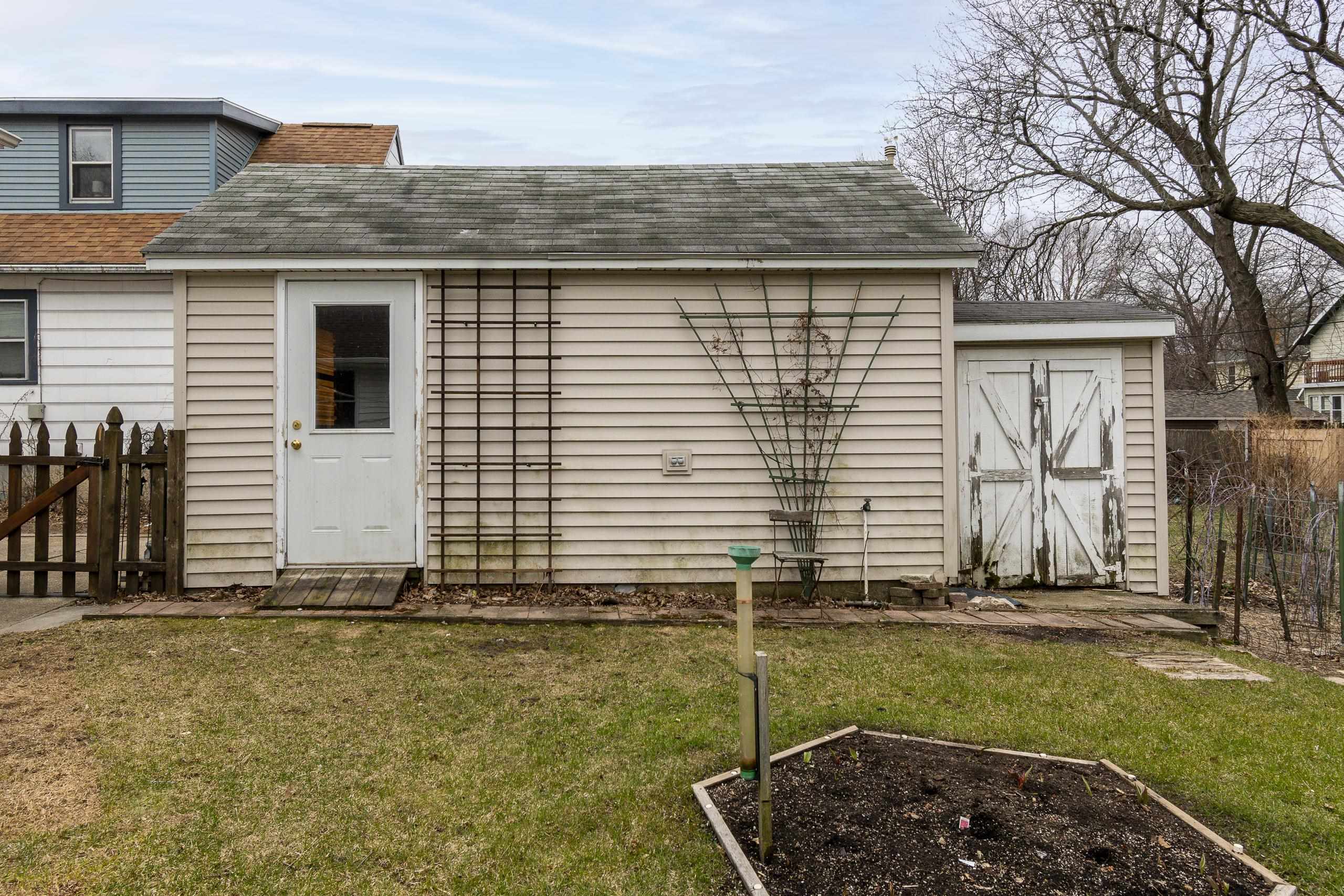 2018 E Mifflin Street