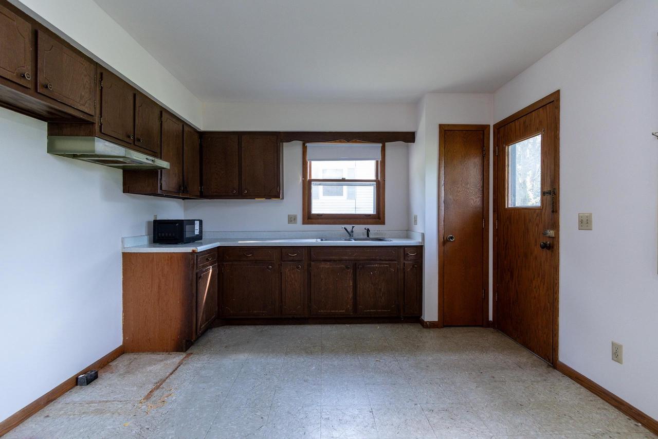 3034-3036 Churchill Drive