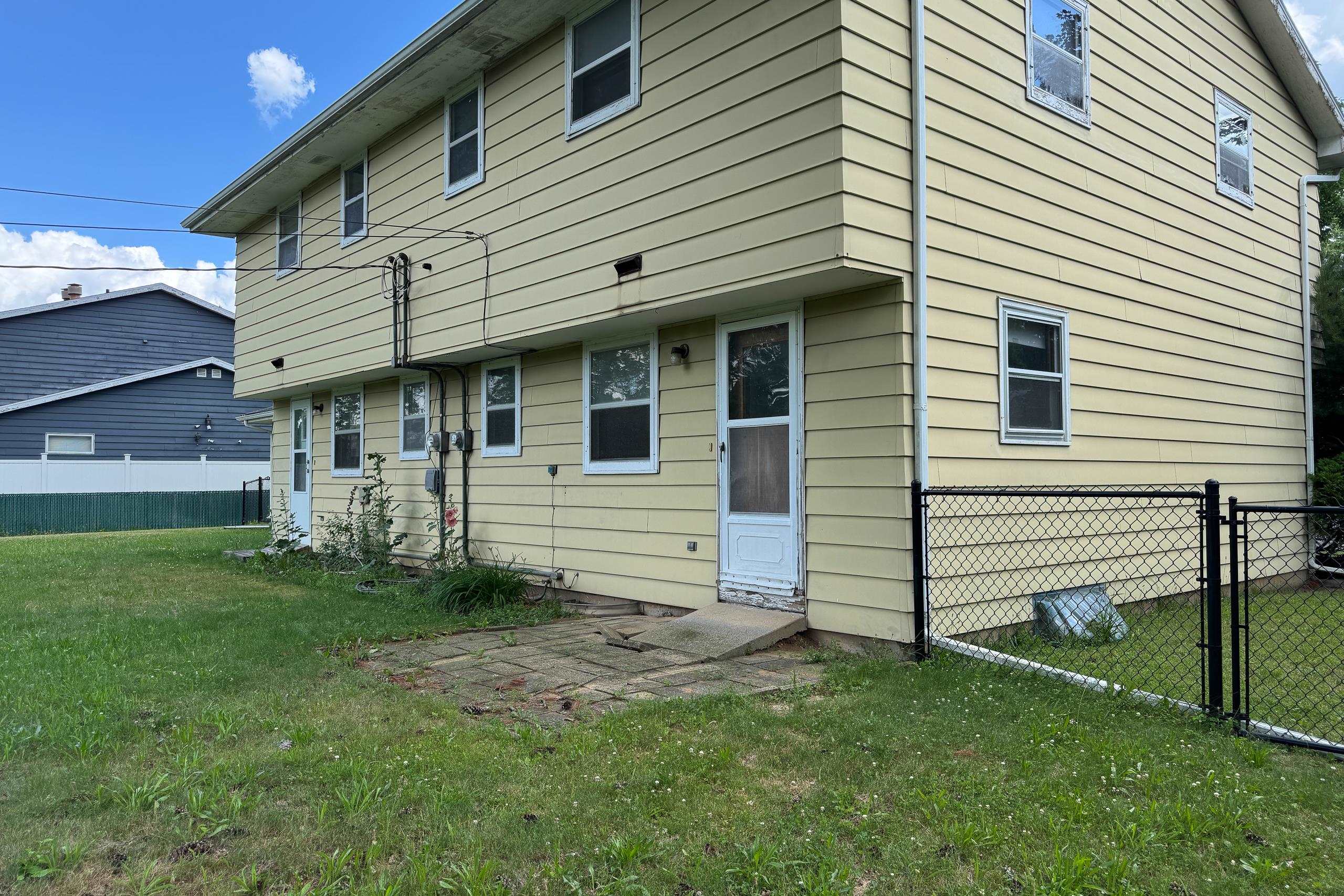 3034-3036 Churchill Drive