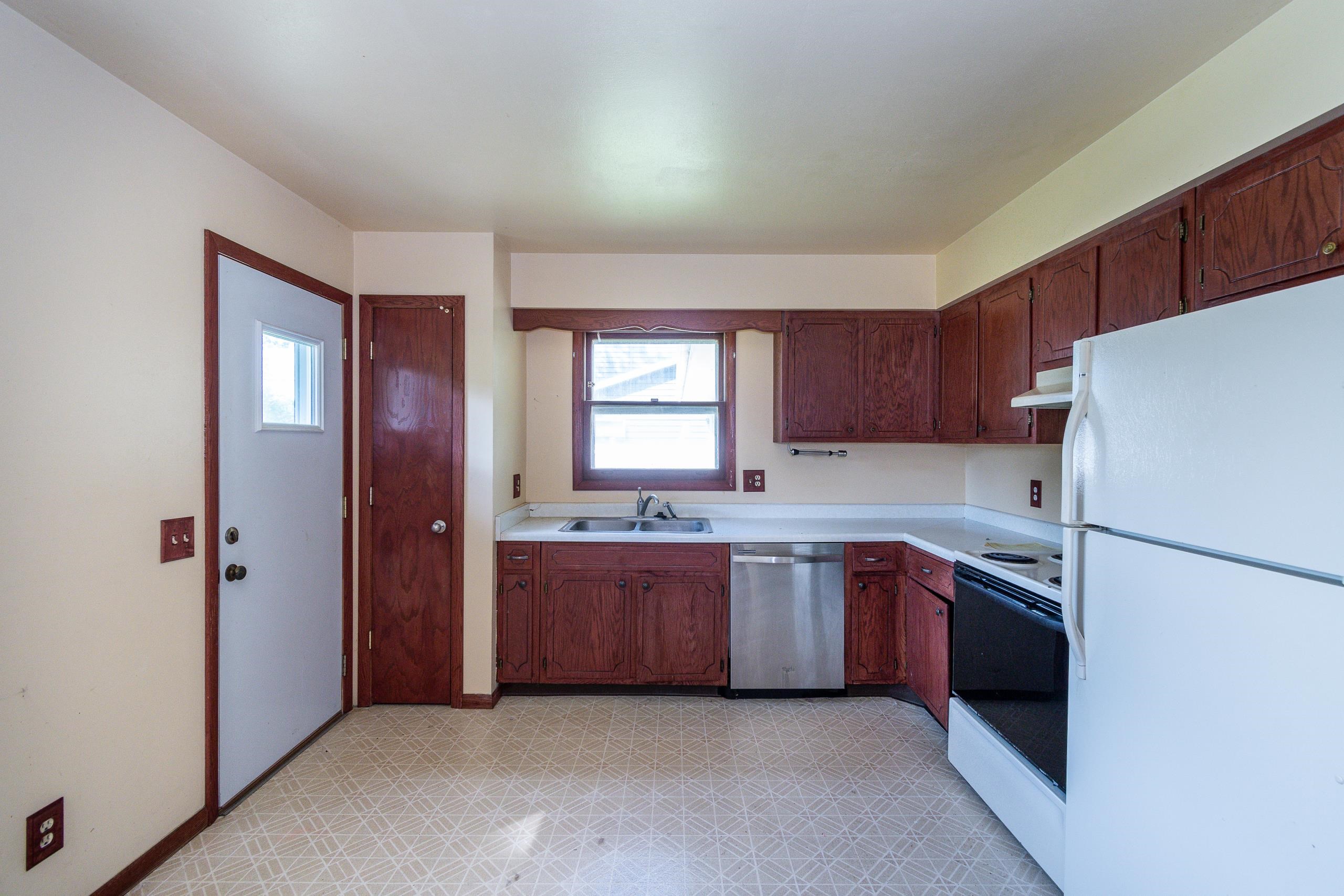 3034-3036 Churchill Drive