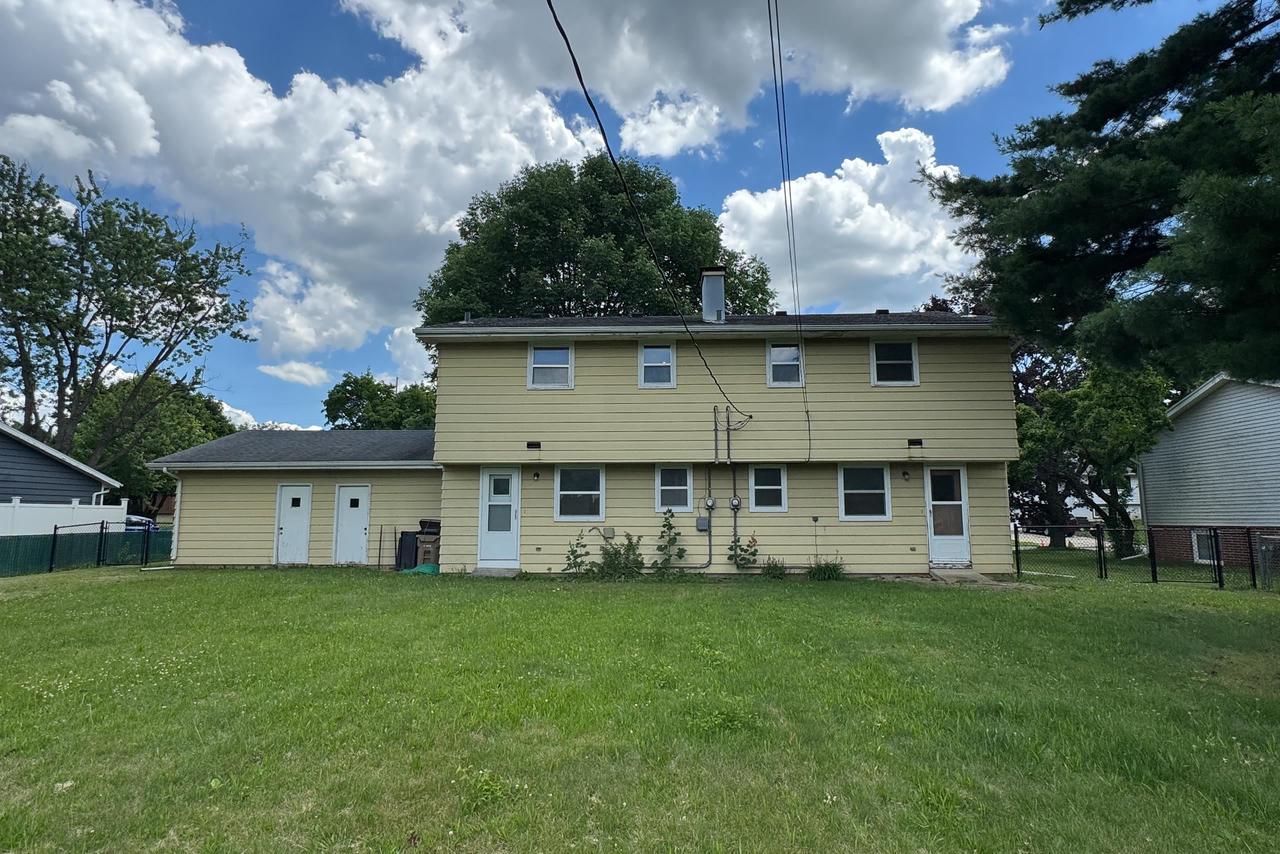 3034-3036 Churchill Drive