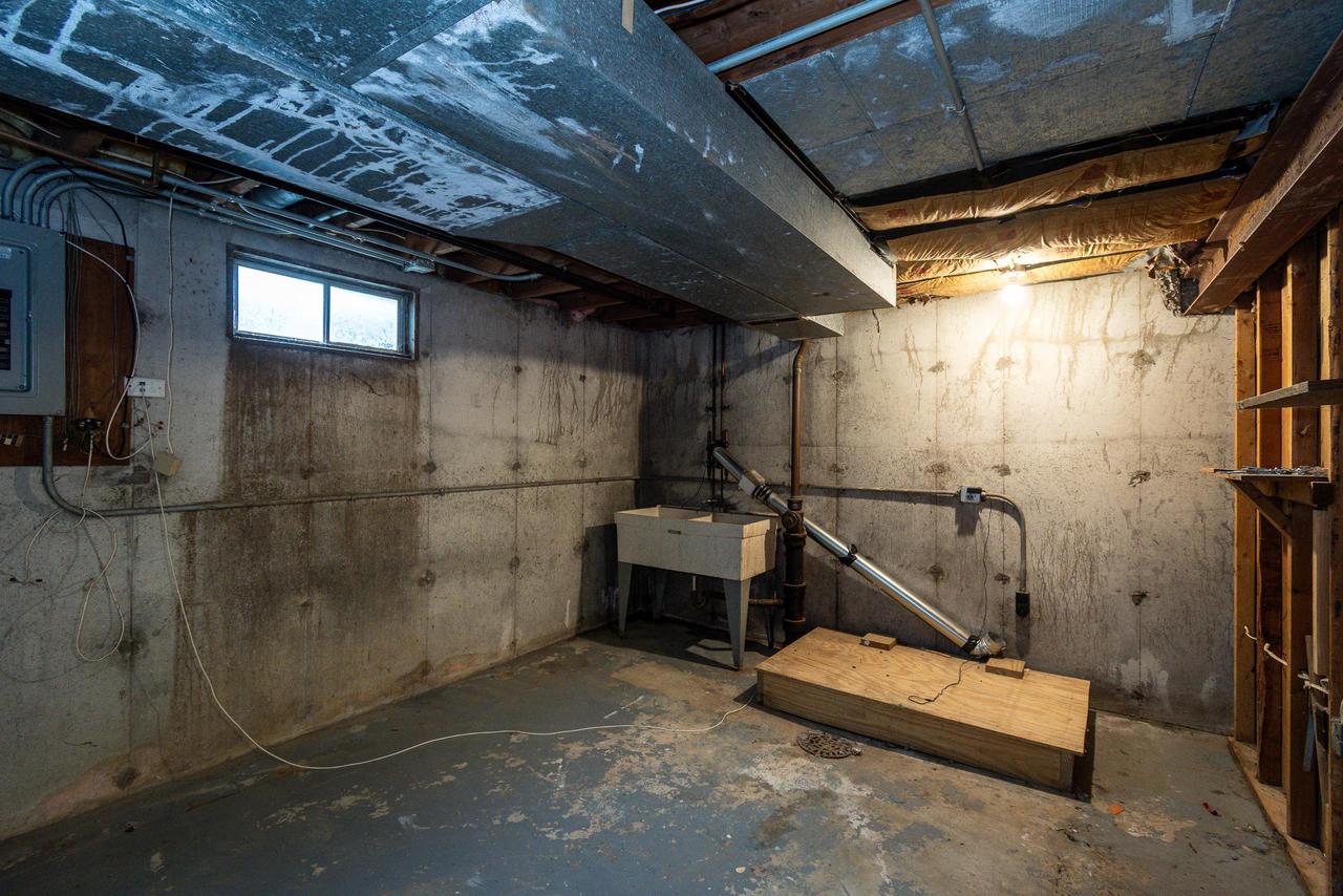 3034-3036 Churchill Drive