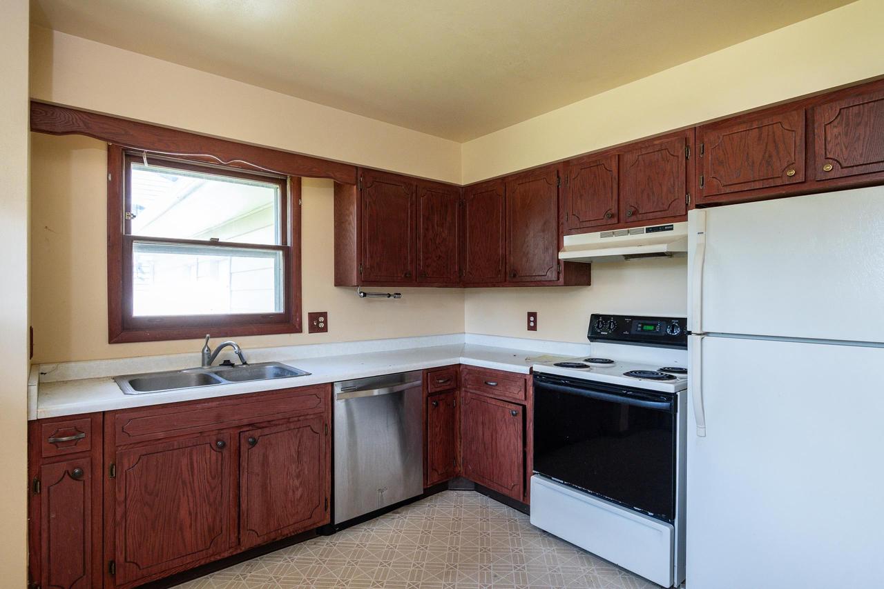 3034-3036 Churchill Drive