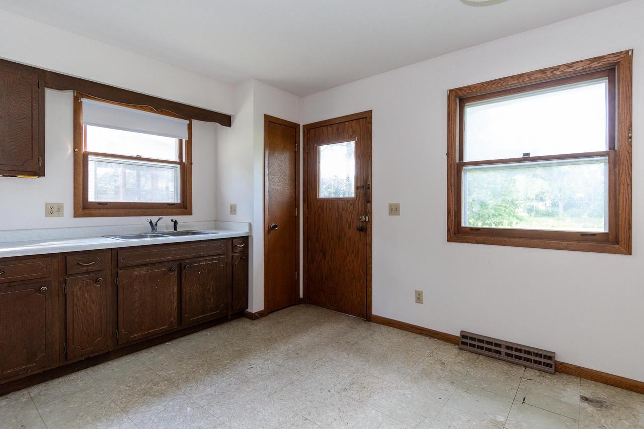 3034-3036 Churchill Drive