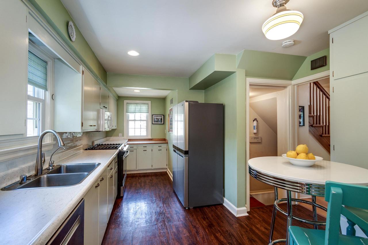 151 Lakewood Boulevard